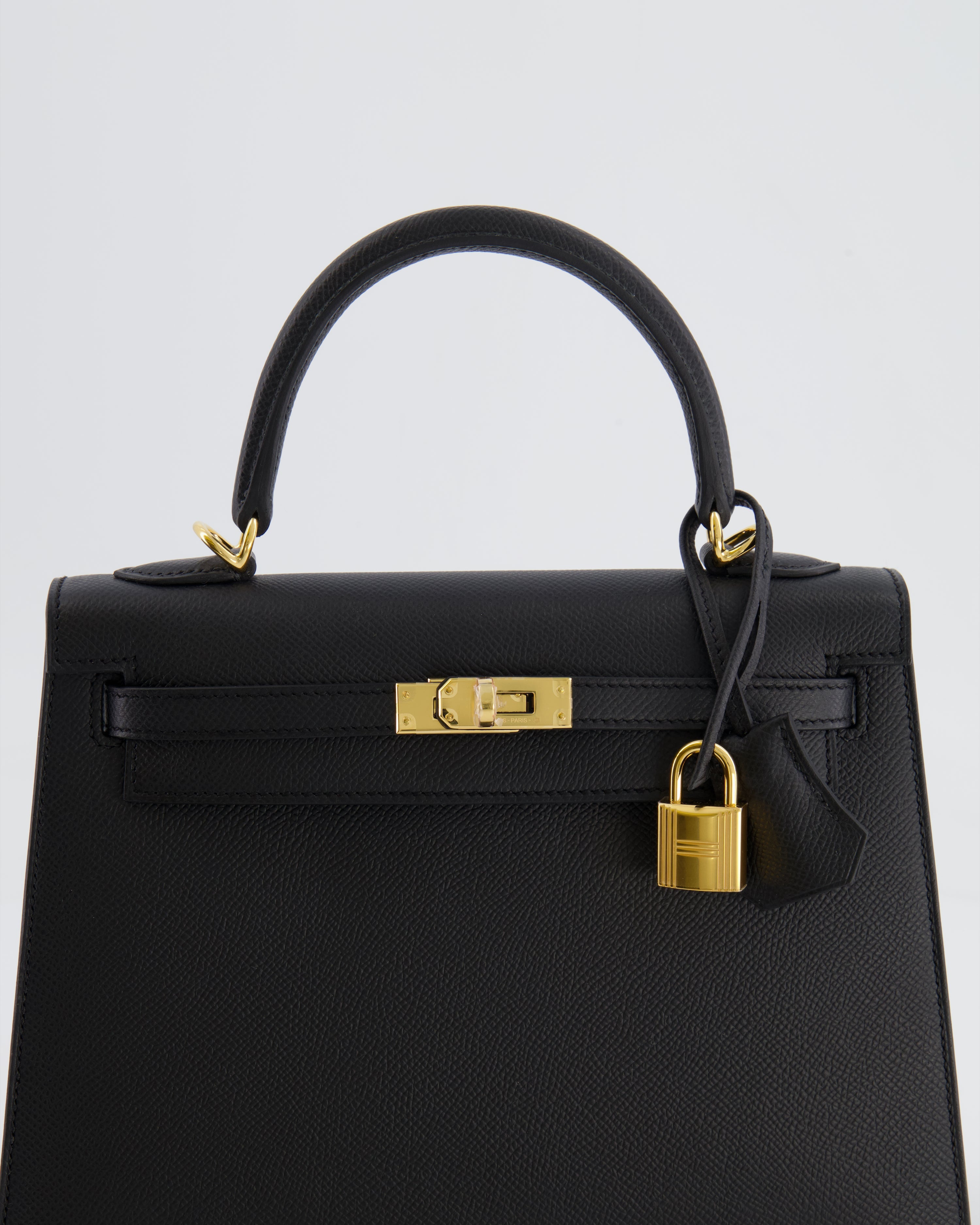 *HOLY GRAIL* Hermès Kelly 25 Sellier Bag in Noir Epsom Leather with Gold Hardware