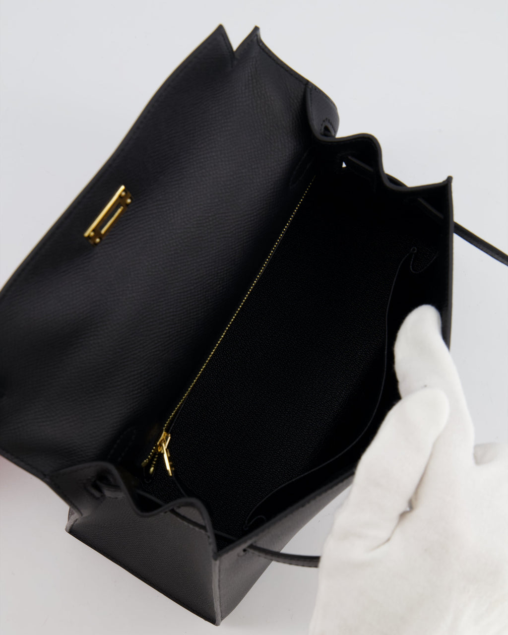 *HOLY GRAIL* Hermès Kelly 25 Sellier Bag in Noir Epsom Leather with Gold Hardware