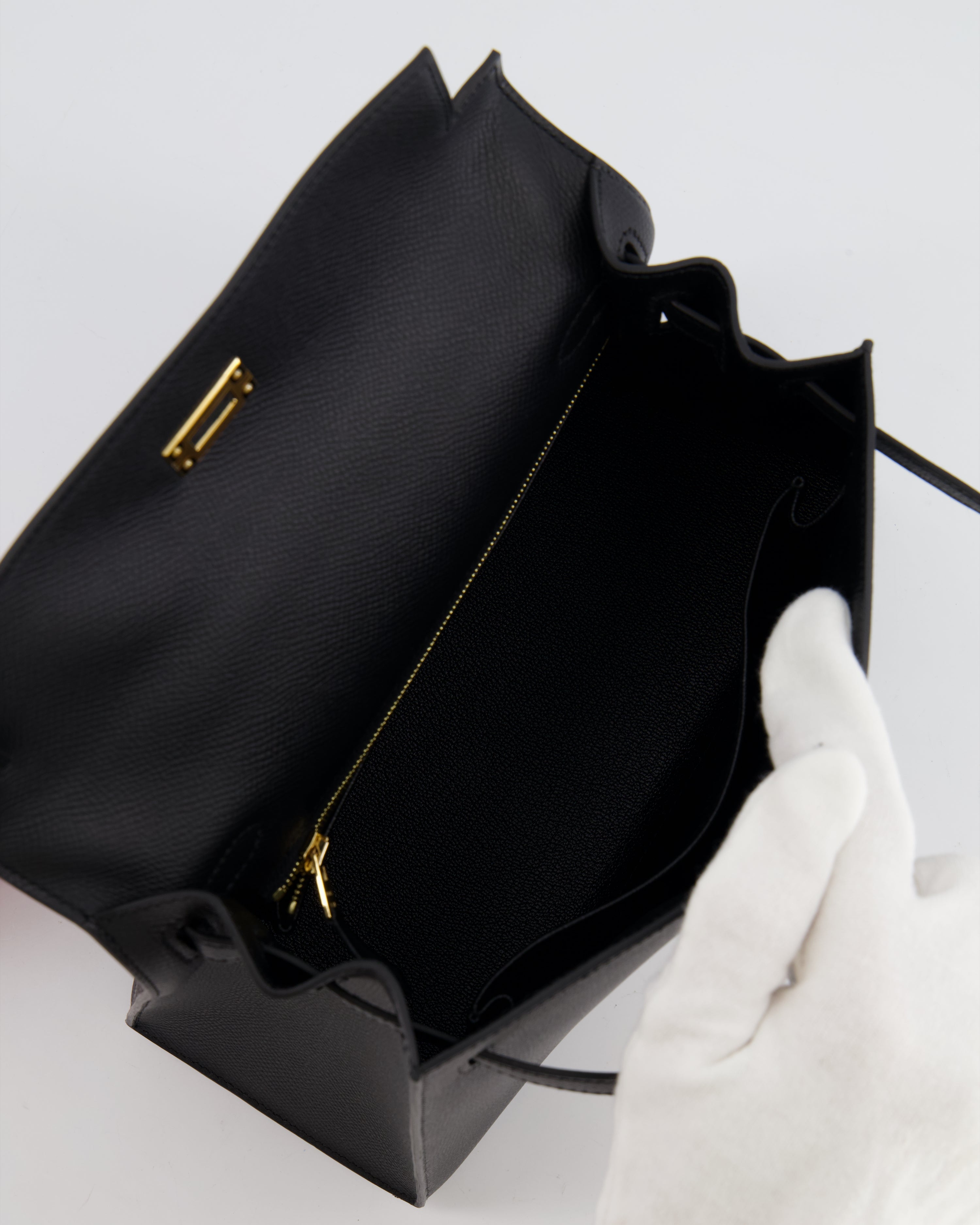 *HOLY GRAIL* Hermès Kelly 25 Sellier Bag in Noir Epsom Leather with Gold Hardware