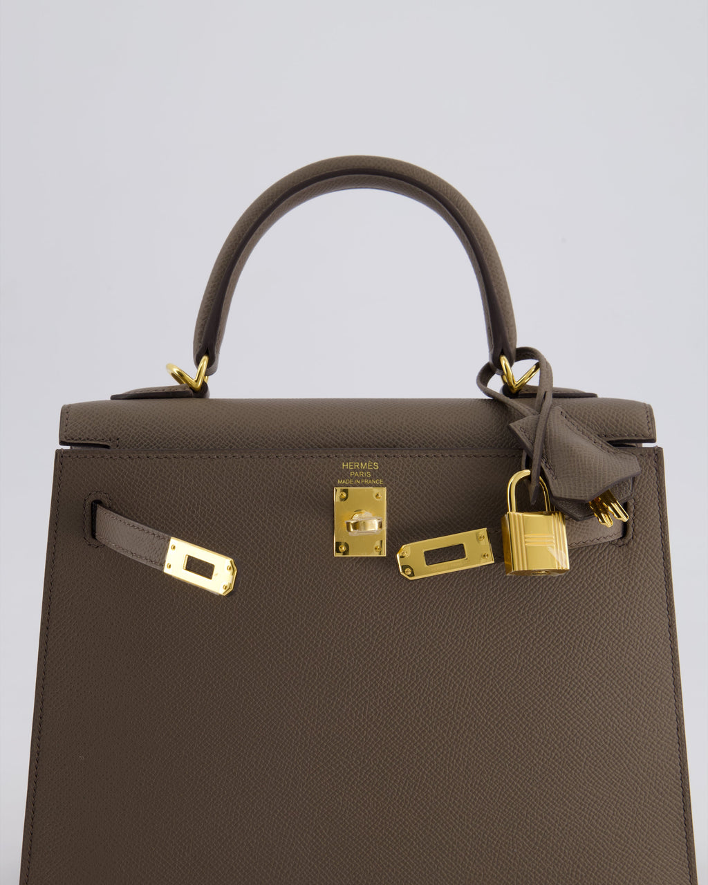 *RARE* Hermès Kelly 25 Sellier Bag in Gris Etain Epsom Leather with Gold Hardware