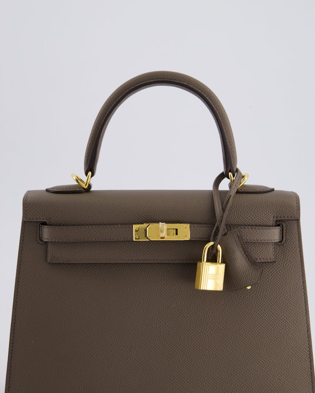 *RARE* Hermès Kelly 25 Sellier Bag in Gris Etain Epsom Leather with Gold Hardware