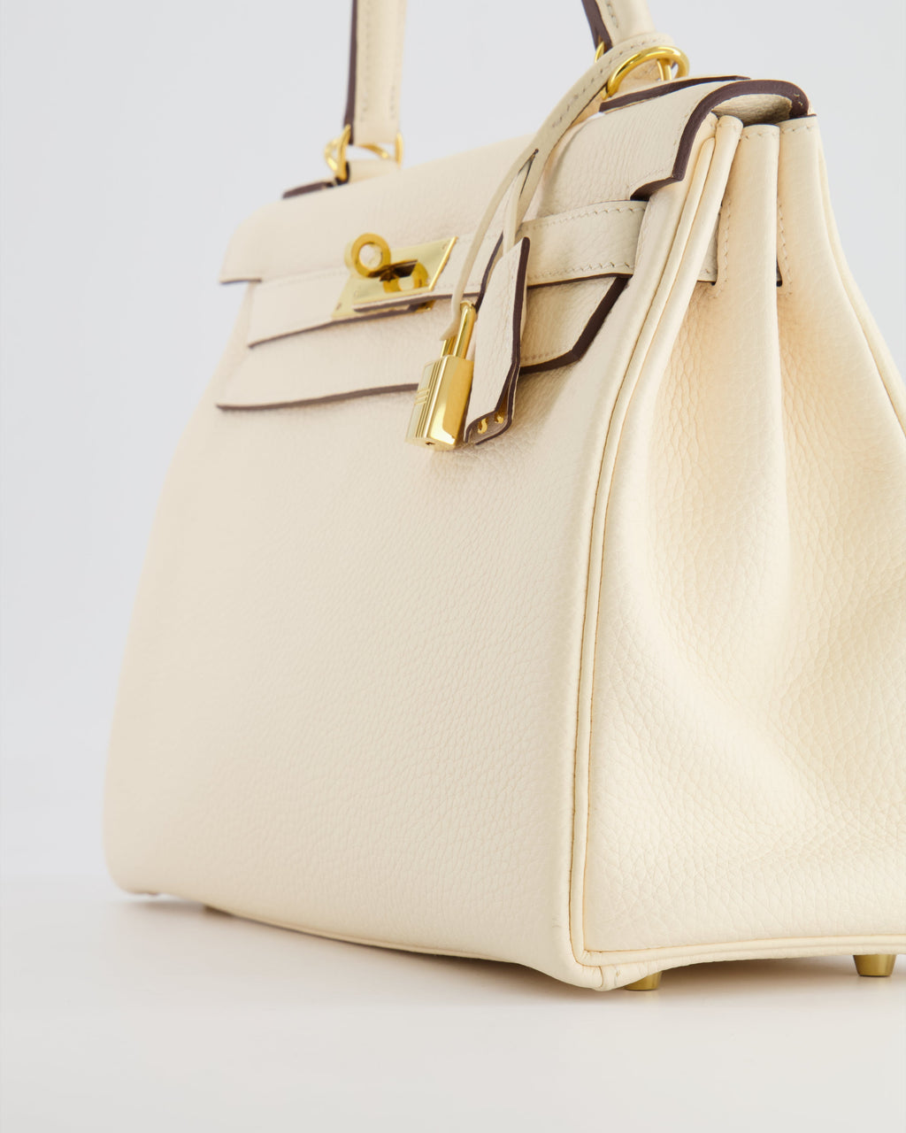 Hermès Kelly 28 Retourne Bag in Nata Clemence Leather with Gold Hardware