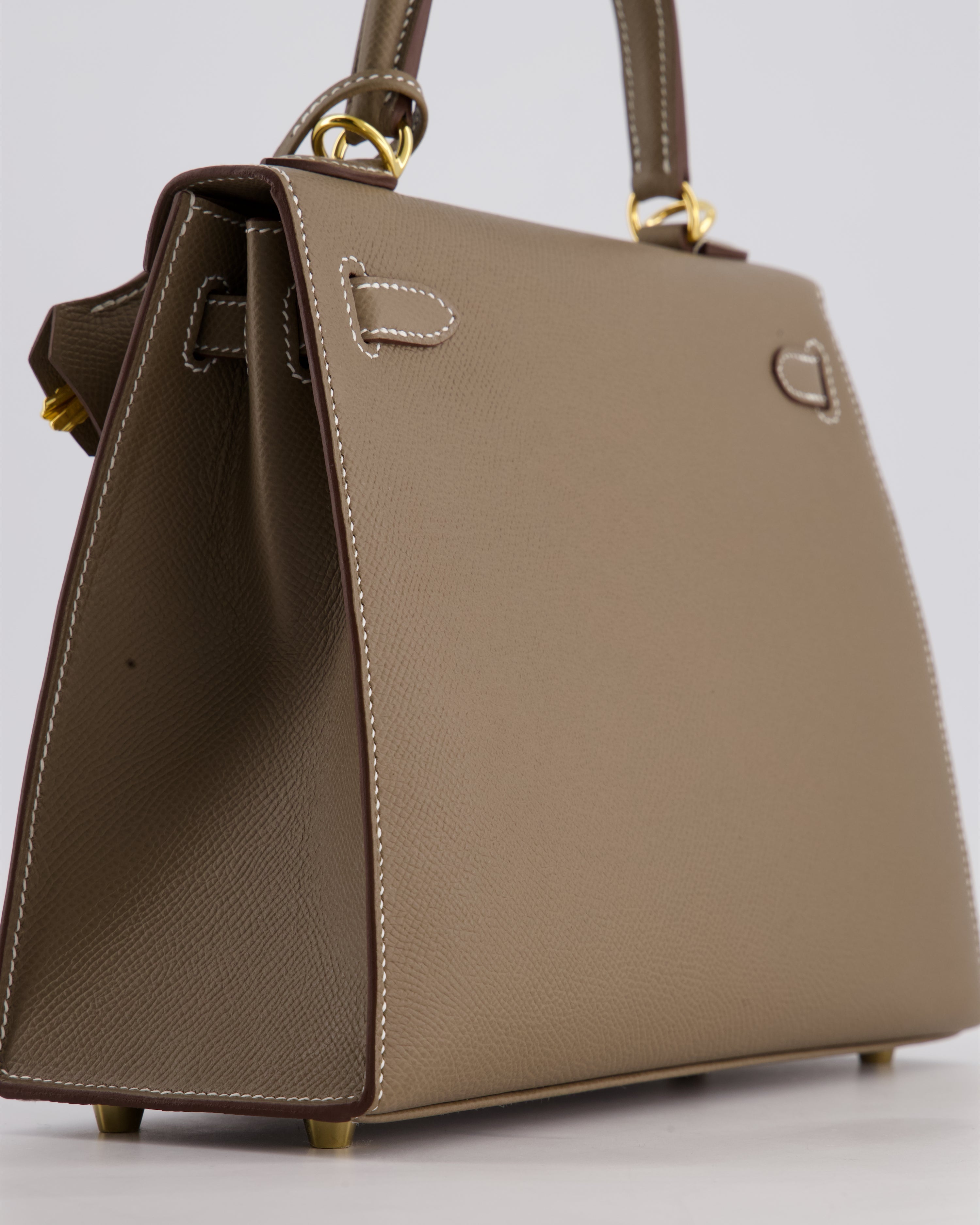 Hermès Kelly 25 Sellier Bag in Etoupe Epsom Leather and Gold Hardware