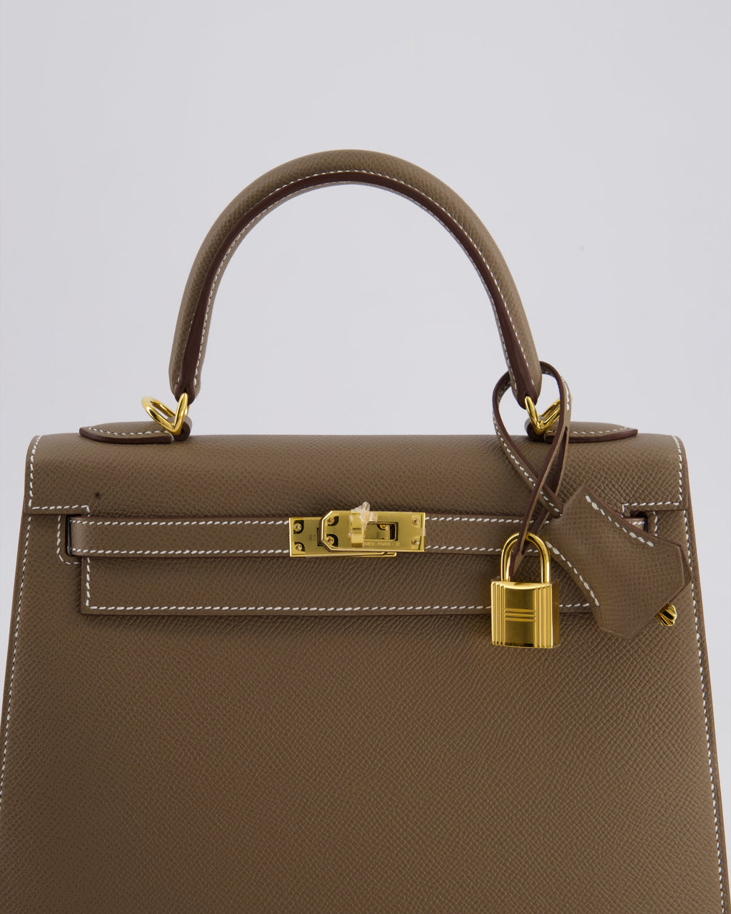 Hermès Kelly 25 Sellier Bag in Etoupe Epsom Leather and Gold Hardware