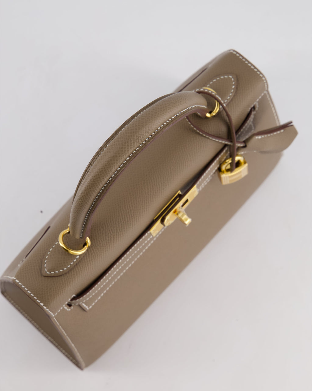 Hermès Kelly 25 Sellier Bag in Etoupe Epsom Leather and Gold Hardware