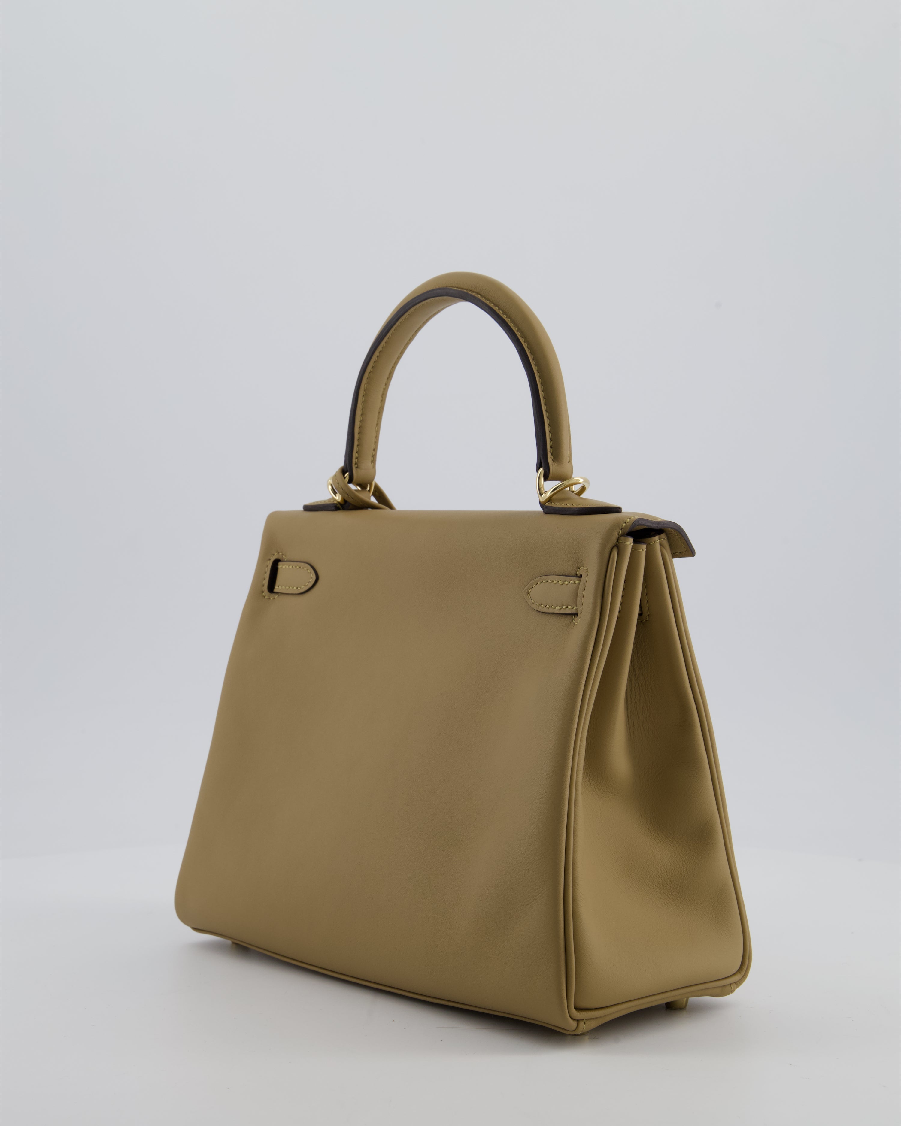 Hermès Kelly 25 Retourne Bag in Poussiere Swift Leather with Permabrass Hardware