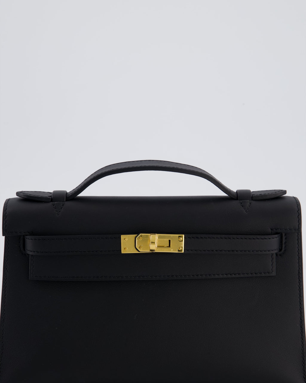 *SUPER RARE* Hermès Mini Kelly Pochette Bag in Noir Swift Leather with Gold Hardware