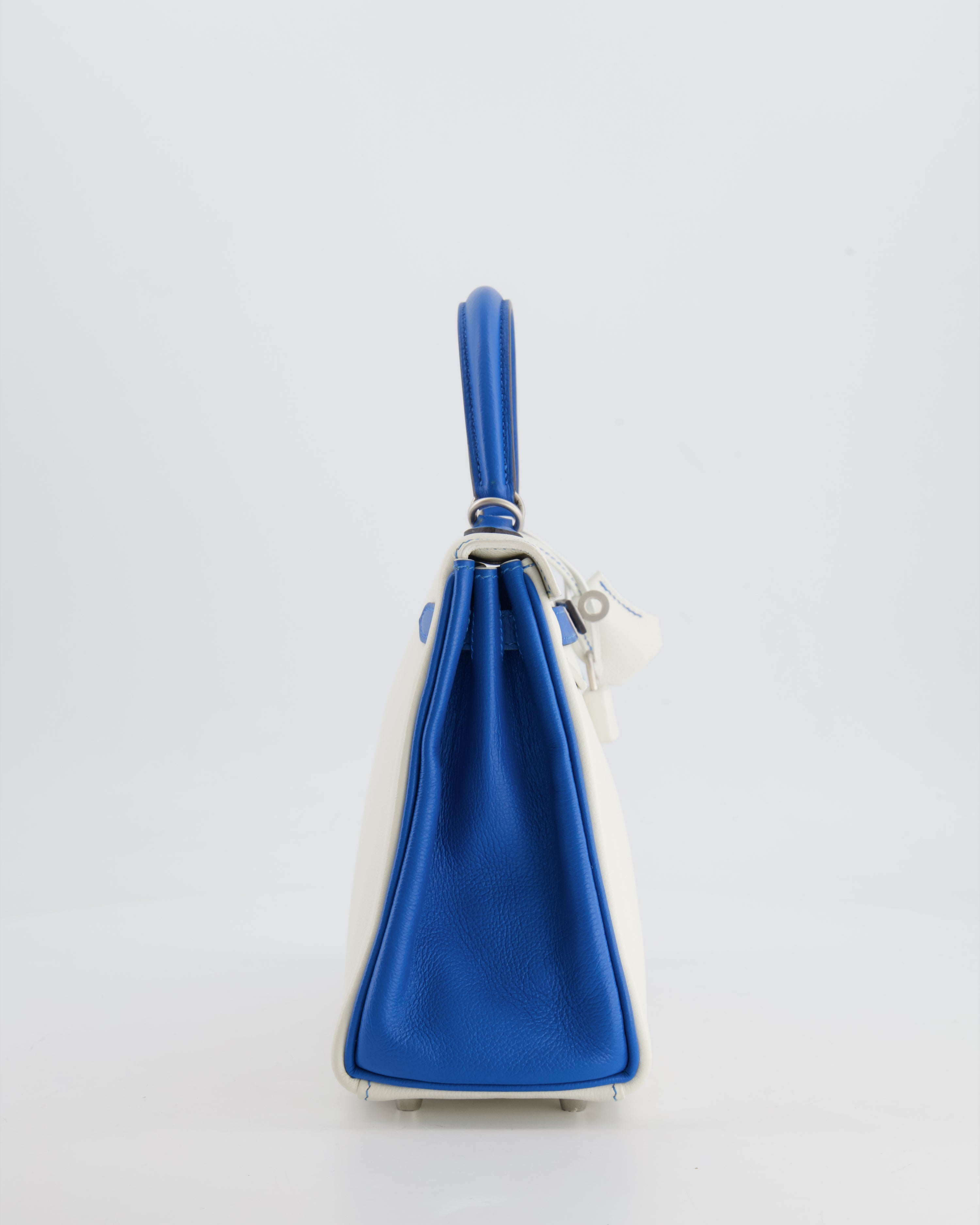 Hermès HSS Kelly 25 Retourne Bag in White and Bleu Mykonos Evercolor Leather with Contrast Stitching and Brushed Palladium Hardware