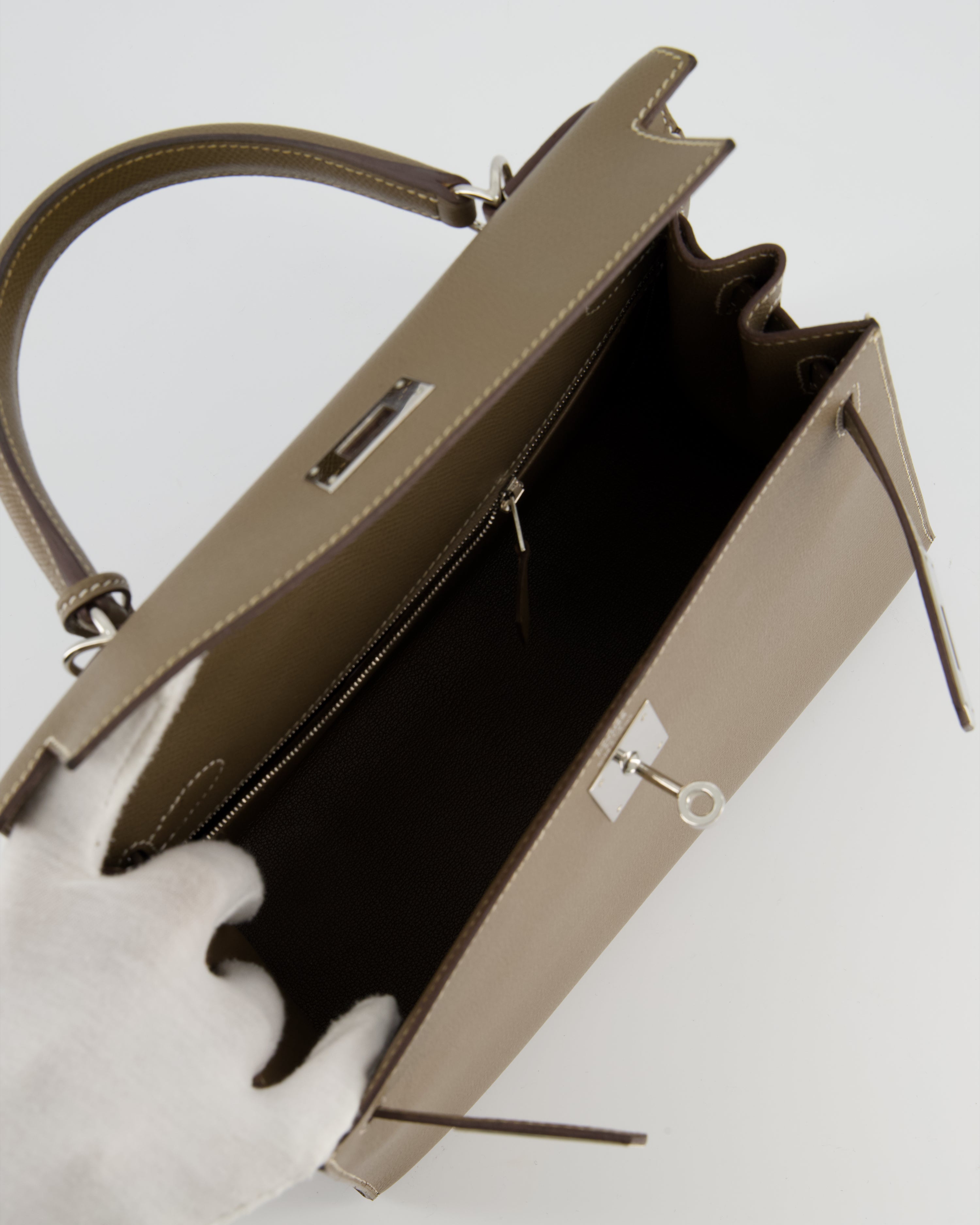 Hermès Kelly 28 Sellier Bag in Etoupe Epsom Leather with Palladium Hardware