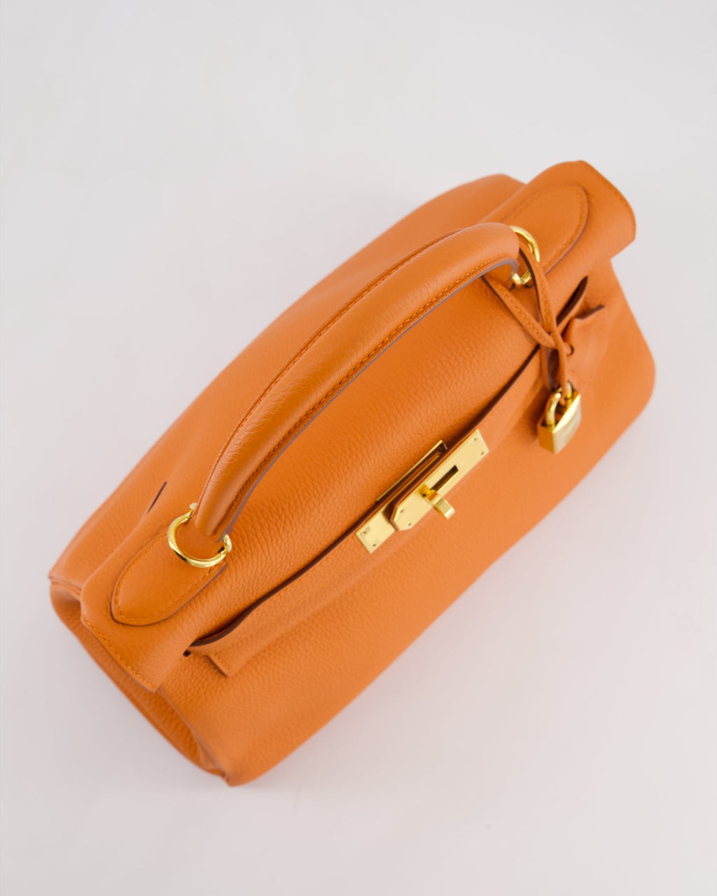 *FIRE PRICE* Hermès Kelly Bag 28 Retourne in Orange Togo Leather with Gold Hardware