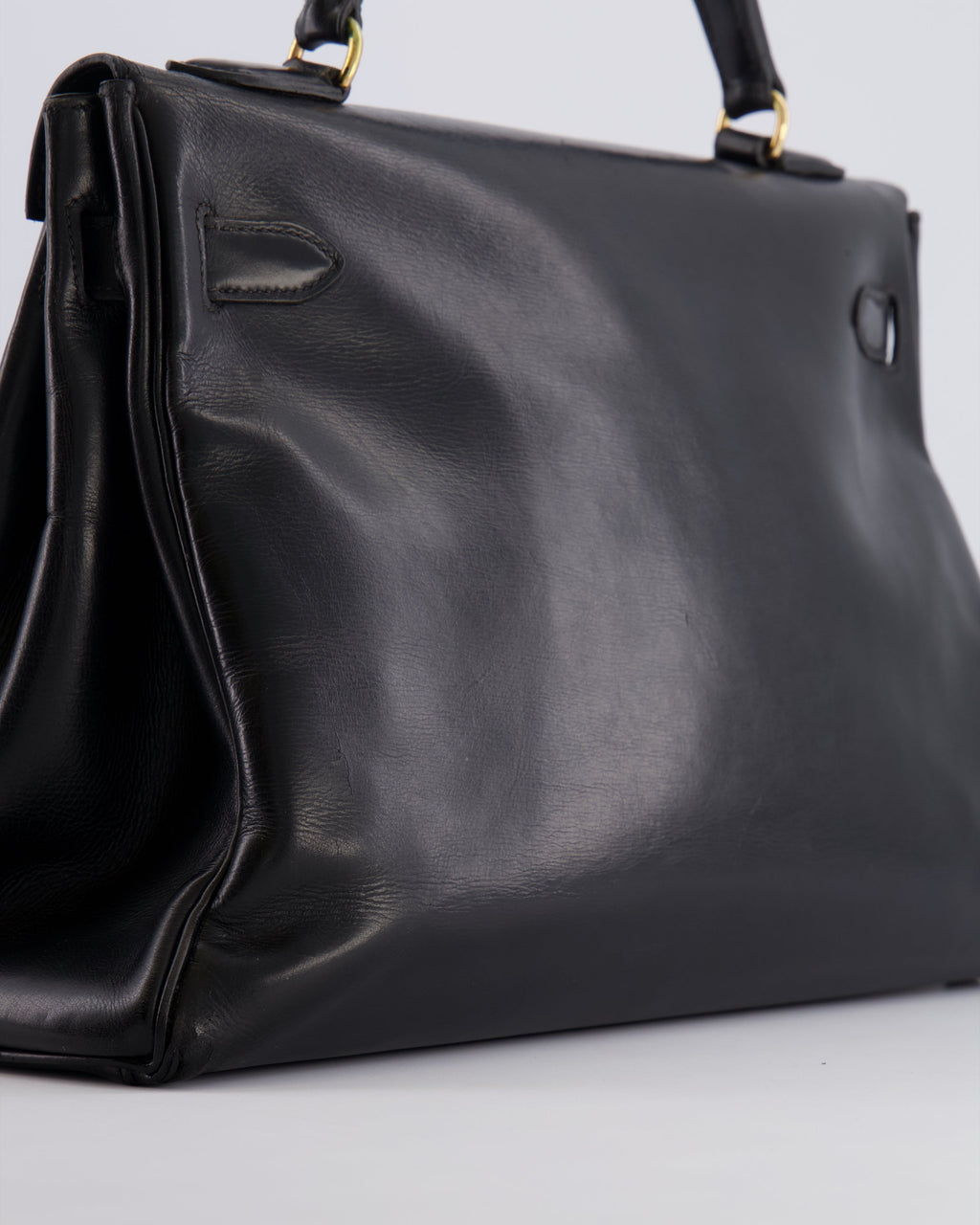 Hermès Vintage Kelly 32 Retourne Bag in Black Calfskin Box Leather with Gold Hardware