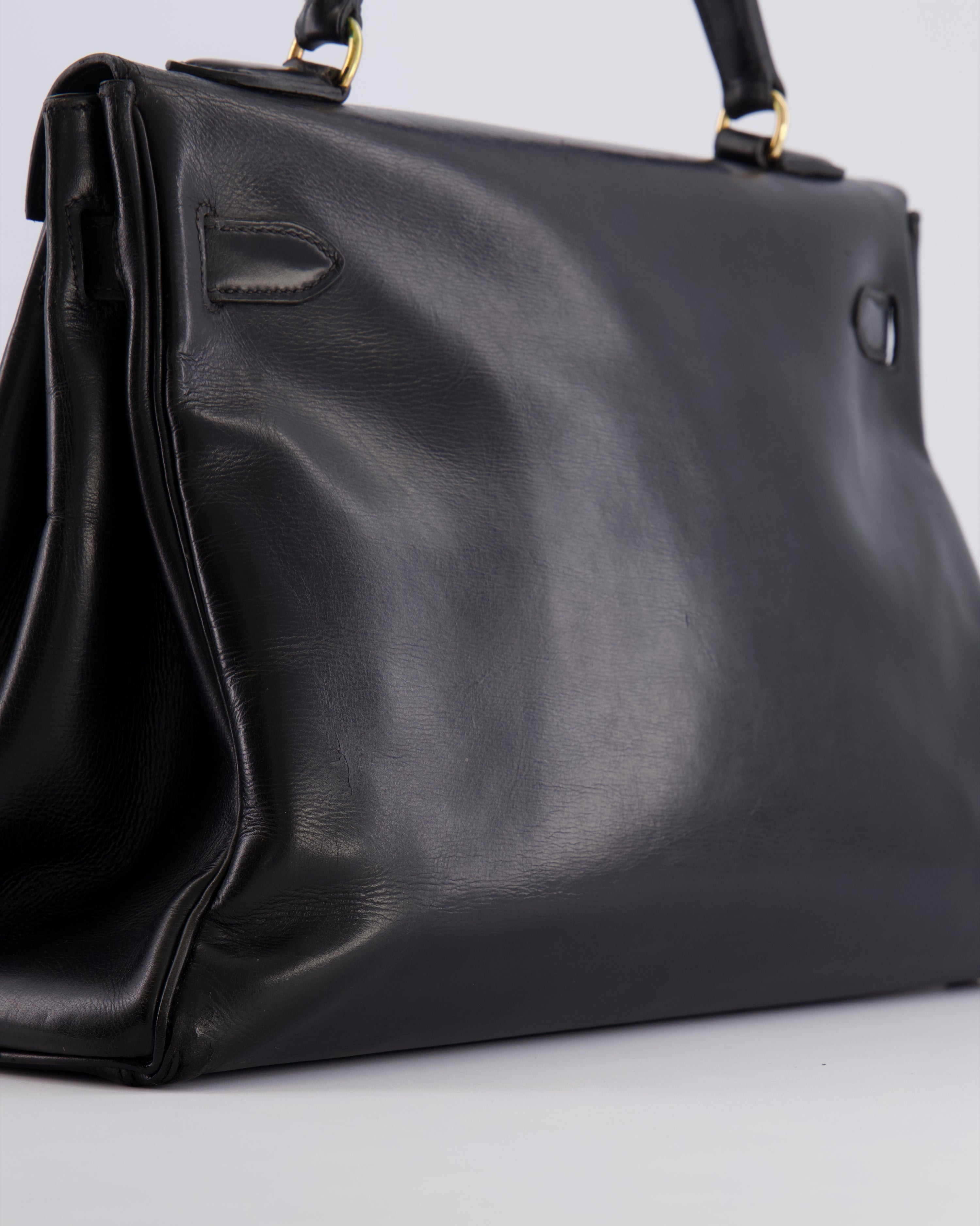 Hermès Vintage Kelly 32 Retourne Bag in Black Calfskin Box Leather with Gold Hardware
