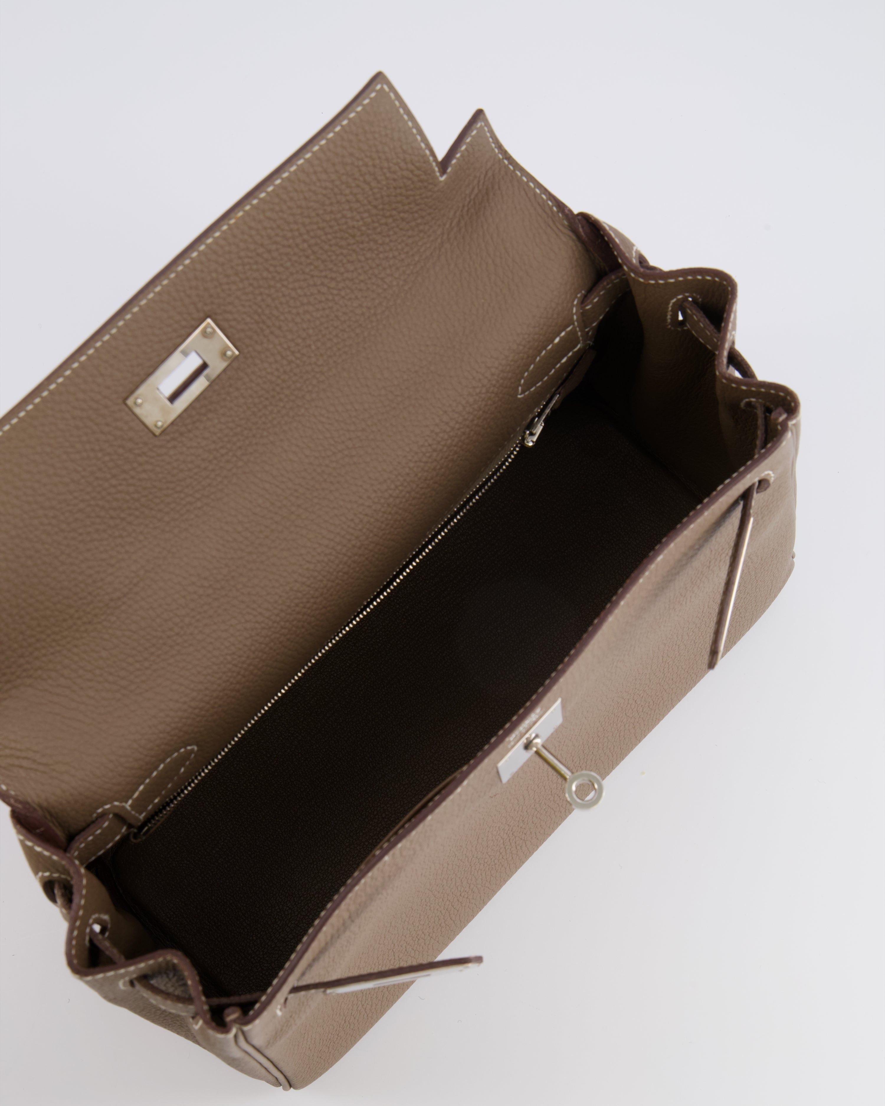 *FIRE PRICE* Hermès Kelly 28 Retourne Bag in Etoupe Togo Leather with Palladium Hardware