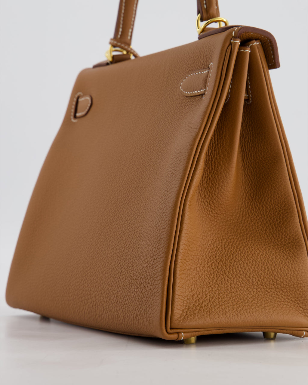 Hermès Kelly 28 Retourne Bag in Gold Togo Leather with Gold Hardware