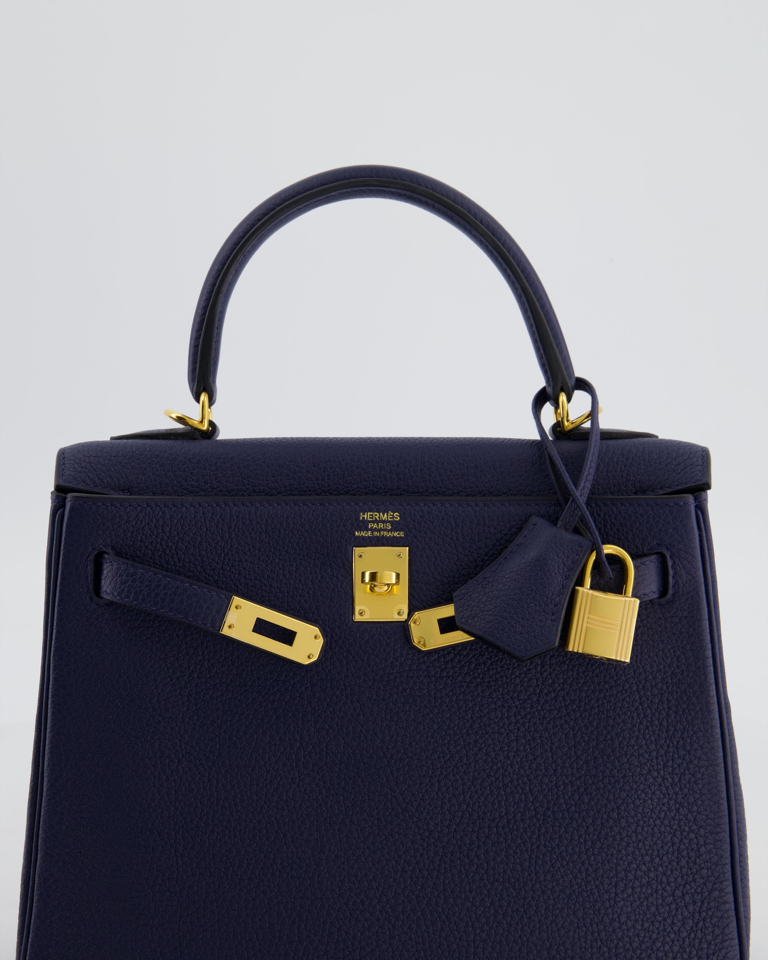Hermès Kelly 25 Retourne Bag in Bleu Navy Togo Leather Bleu with Gold Hardware