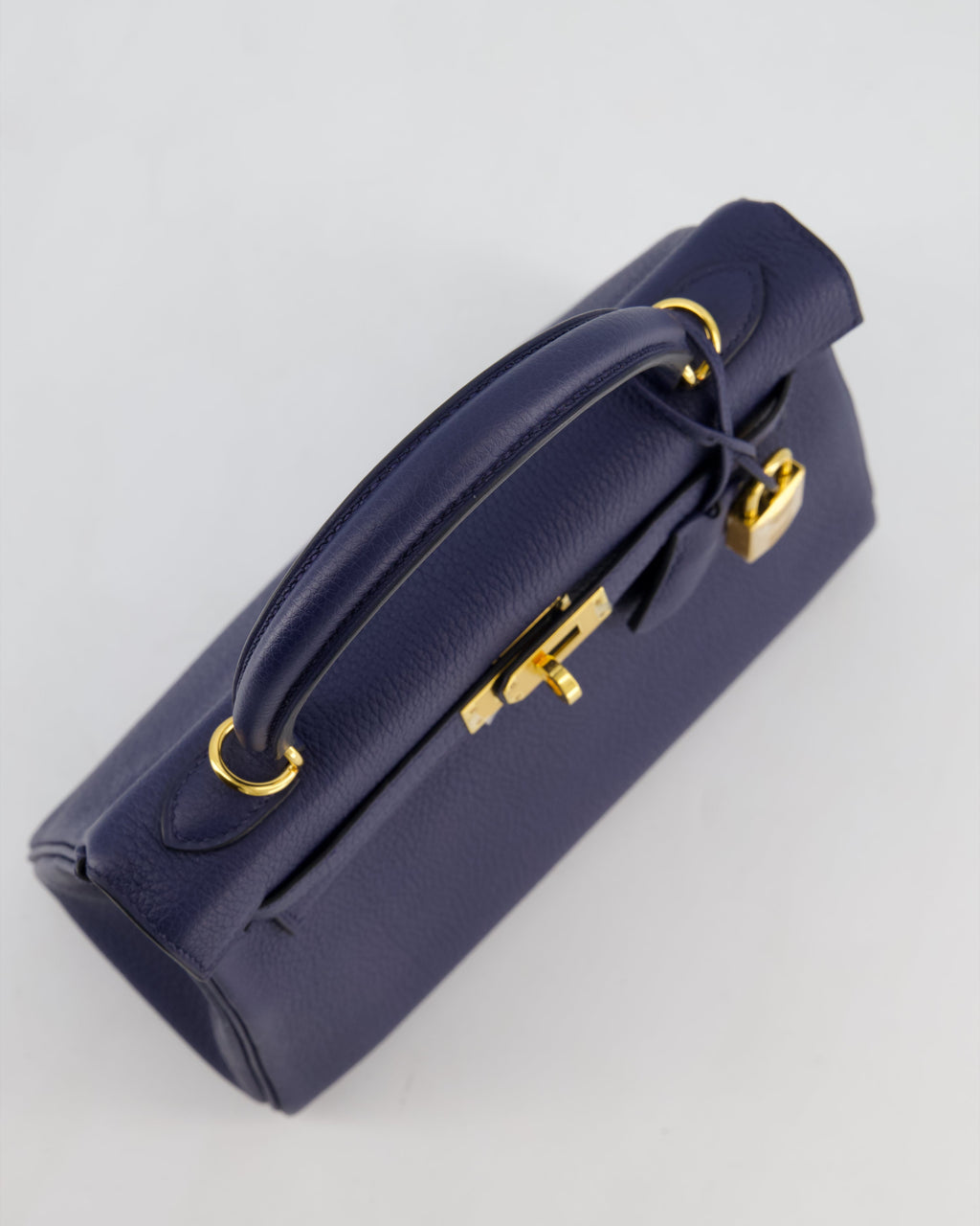 Hermès Kelly 25 Retourne Bag in Bleu Navy Togo Leather Bleu with Gold Hardware