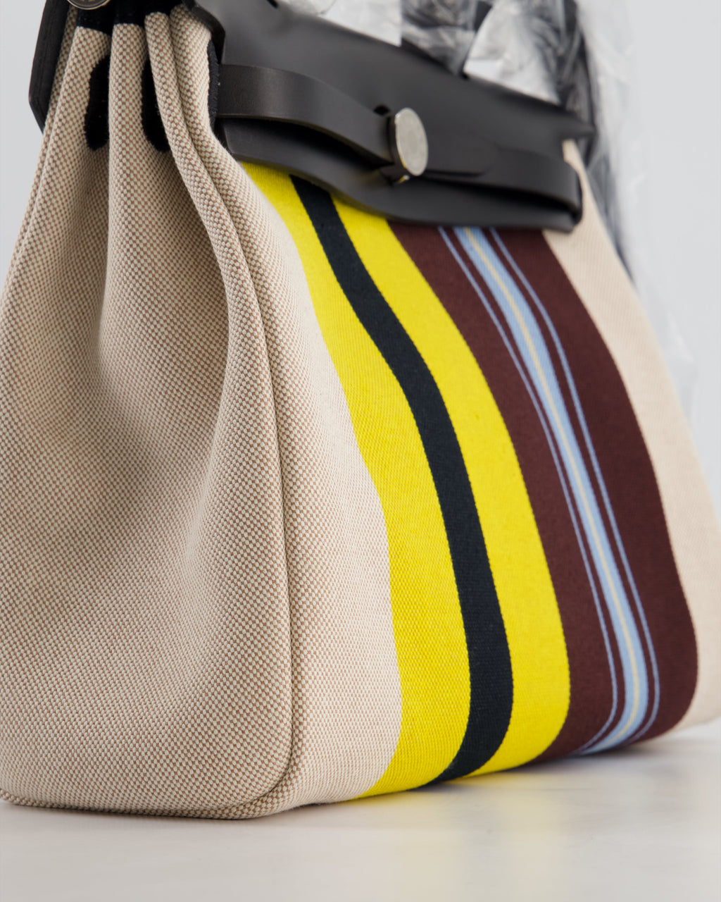 Hermès Herbag 31 Zip Bag in Ecru, Beige, Jaune & Bordeaux Toile H Rayures Equipage Canvas, Noir Vache Hunter Leather with Palladium Hardware
