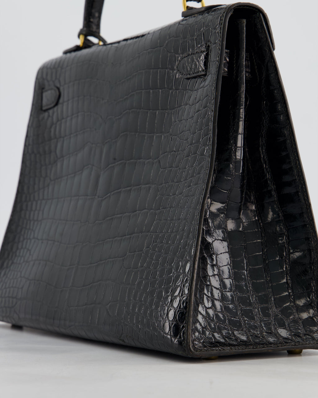 *HOT* Hermès Vintage Kelly 32 Sellier Bag in Noir Porosus Crocodile Leather with Gold Hardware