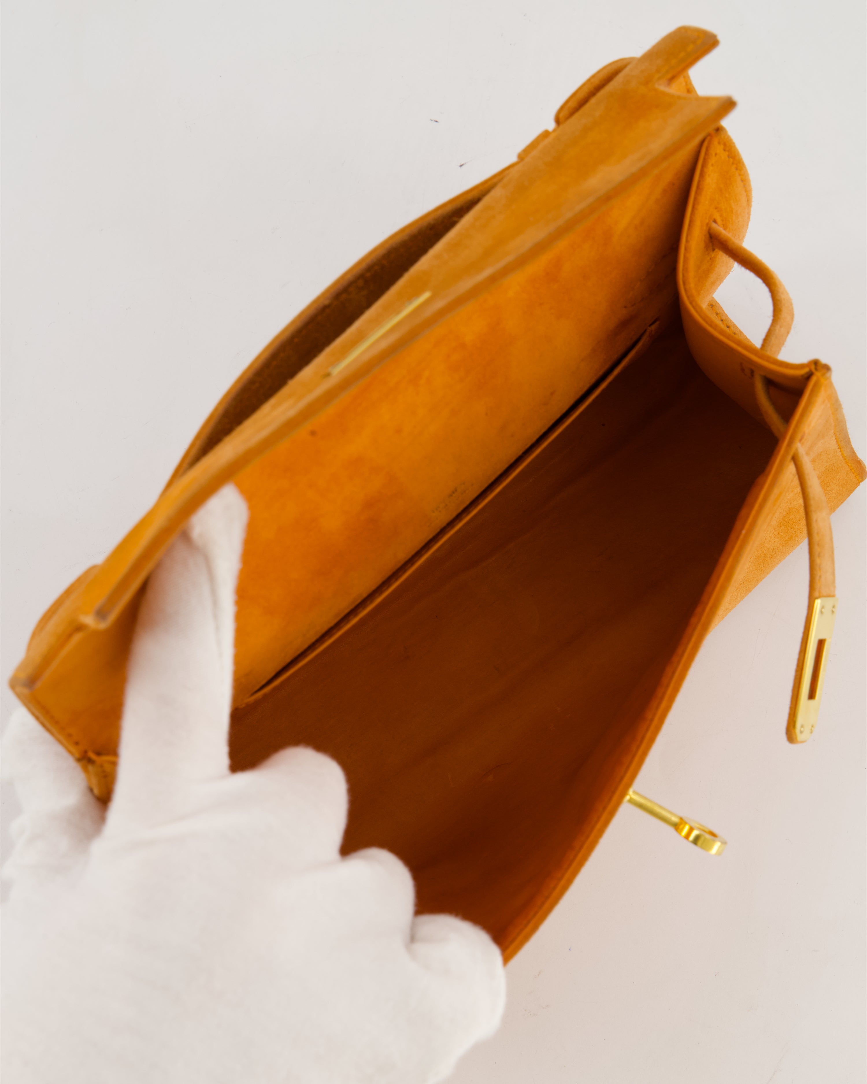 *SUPER RARE VINTAGE* Hermès Vintage Mini Kelly Pochette Bag in Orange Veau Doblis Leather with Gold Hardware