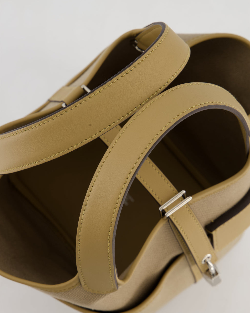 *HOT* Hermès Picotin 18 Lock Pocket Cargo Bag in Beige Marfa Toile Goeland & Poussiere Swift Leather with Palladium Hardware