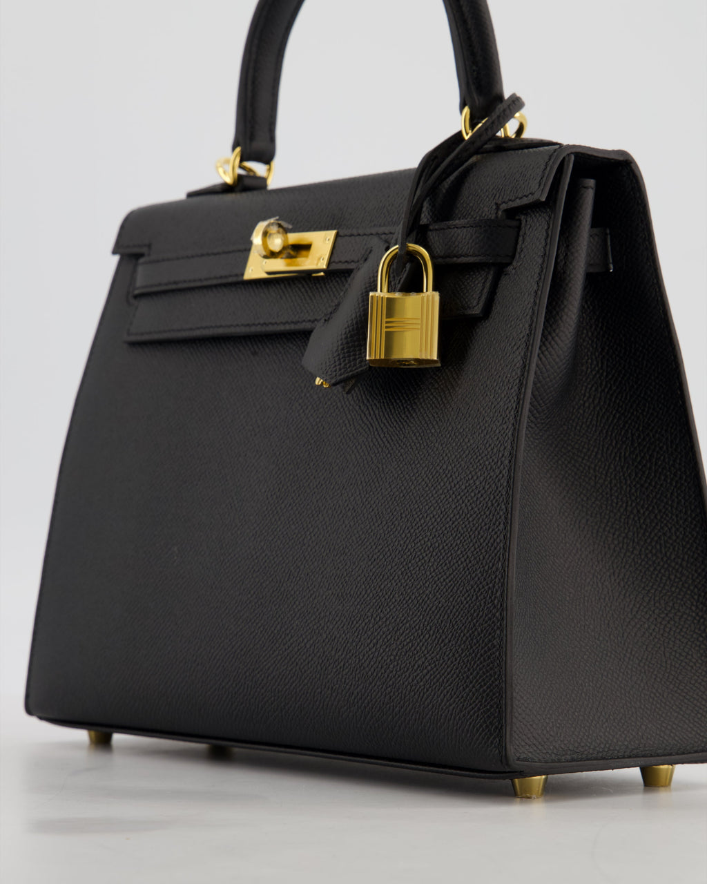 *HOT* Hermès Kelly 25 Sellier Bag in Noir Epsom Leather with Gold Hardware