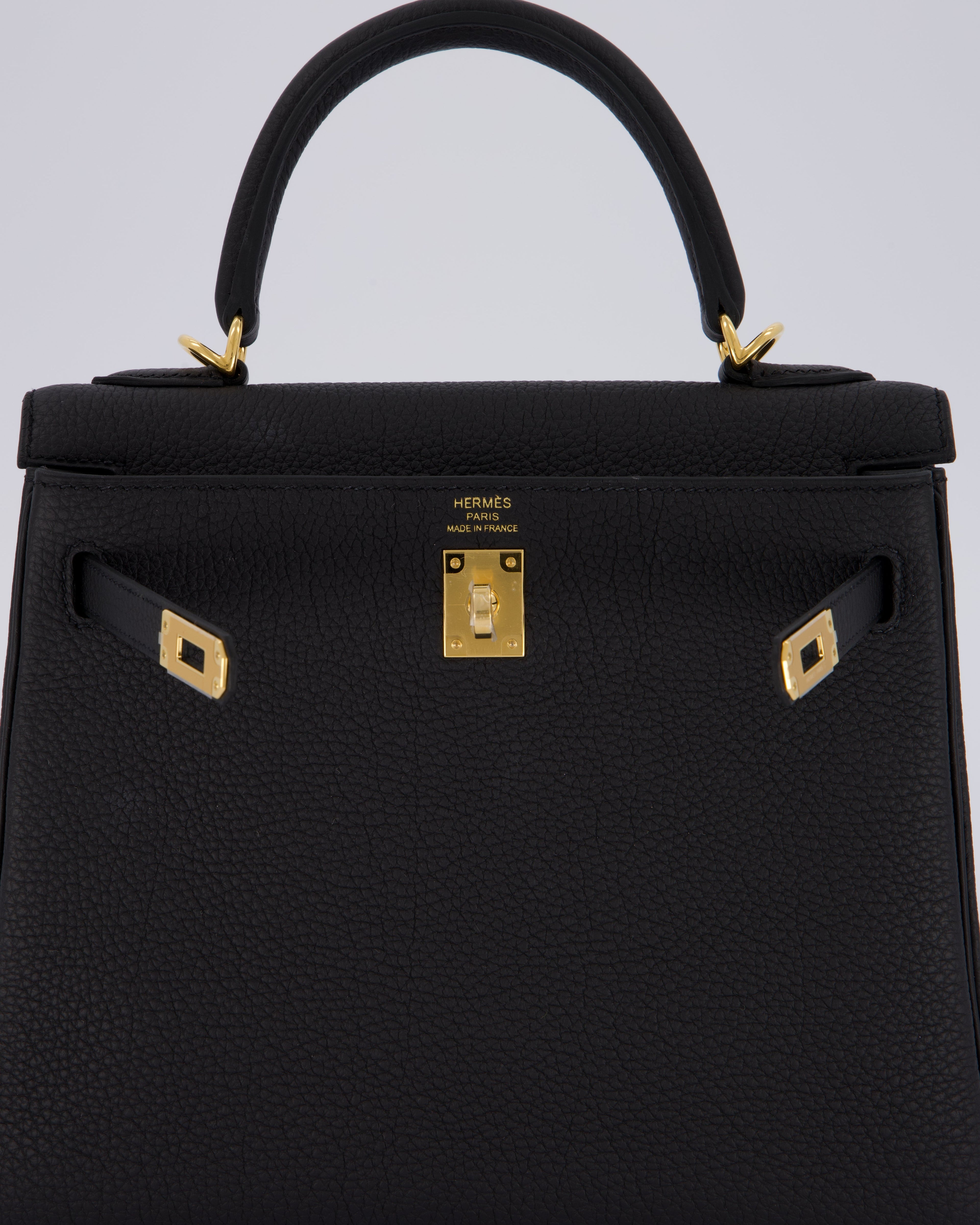 Hermès Kelly 25 Retourne Bag in Noir Togo Leather and Gold Hardware