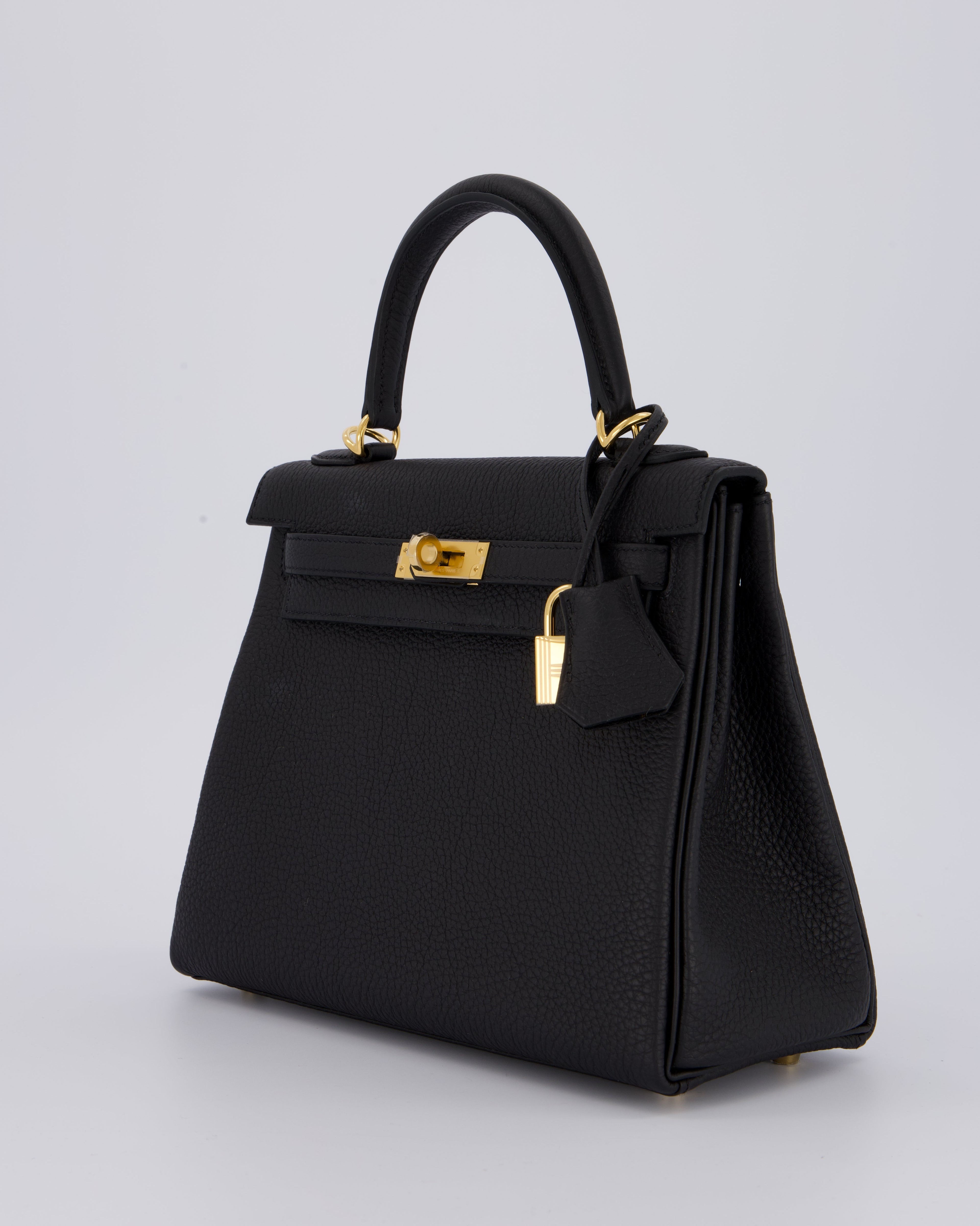 Hermès Kelly 25 Retourne Bag in Noir Togo Leather and Gold Hardware