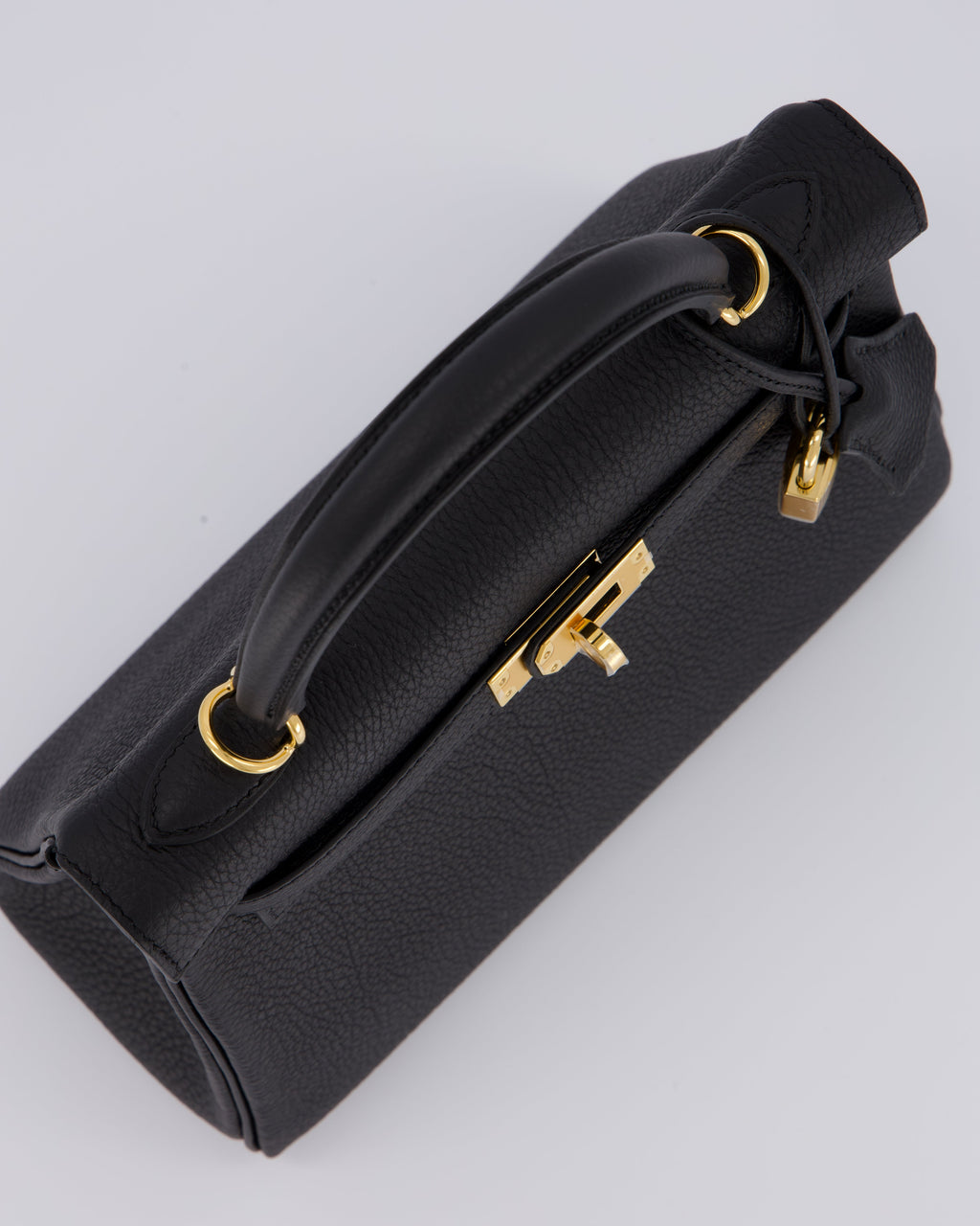 Hermès Kelly 25 Retourne Bag in Noir Togo Leather and Gold Hardware