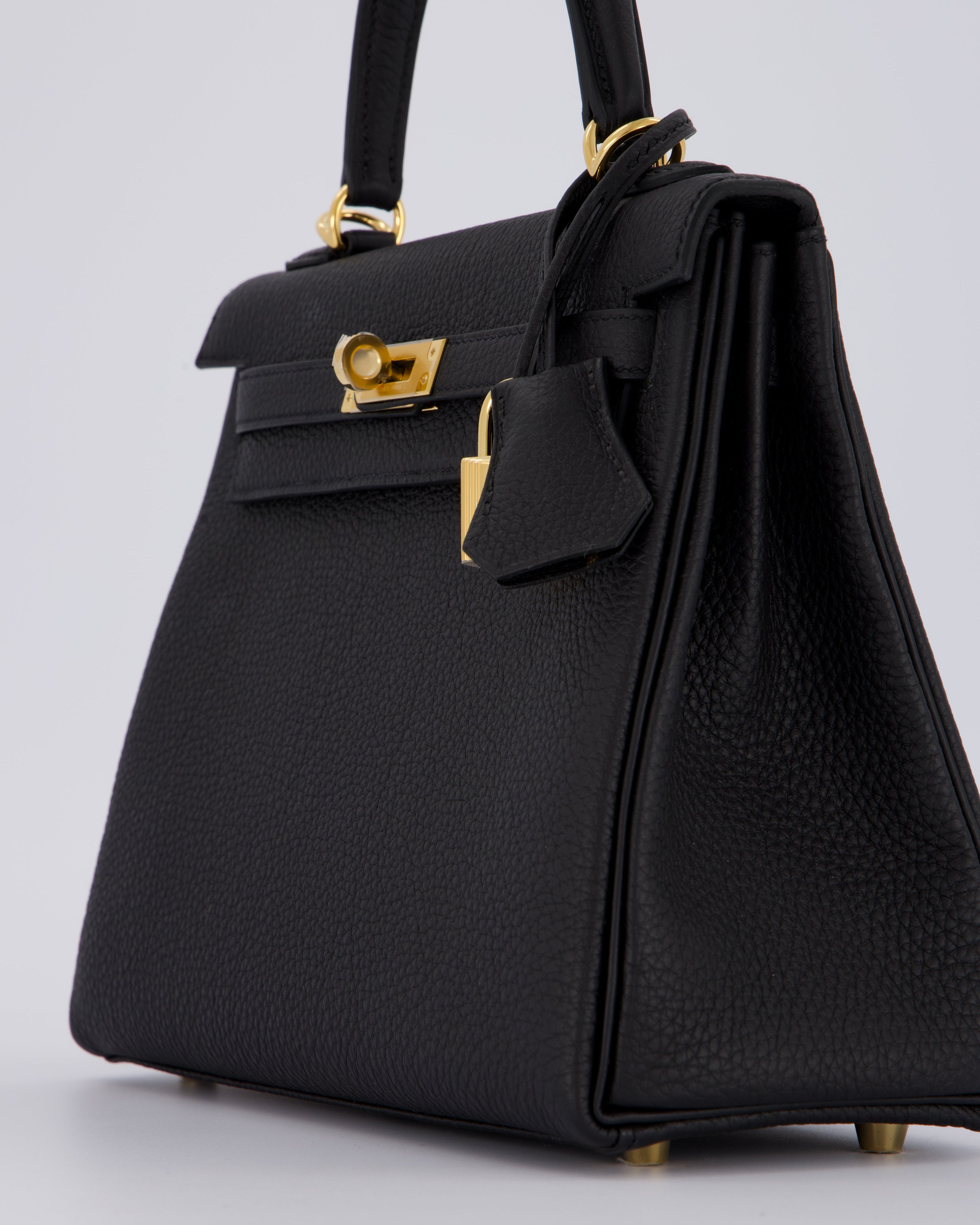 Hermès Kelly 25 Retourne Bag in Noir Togo Leather and Gold Hardware