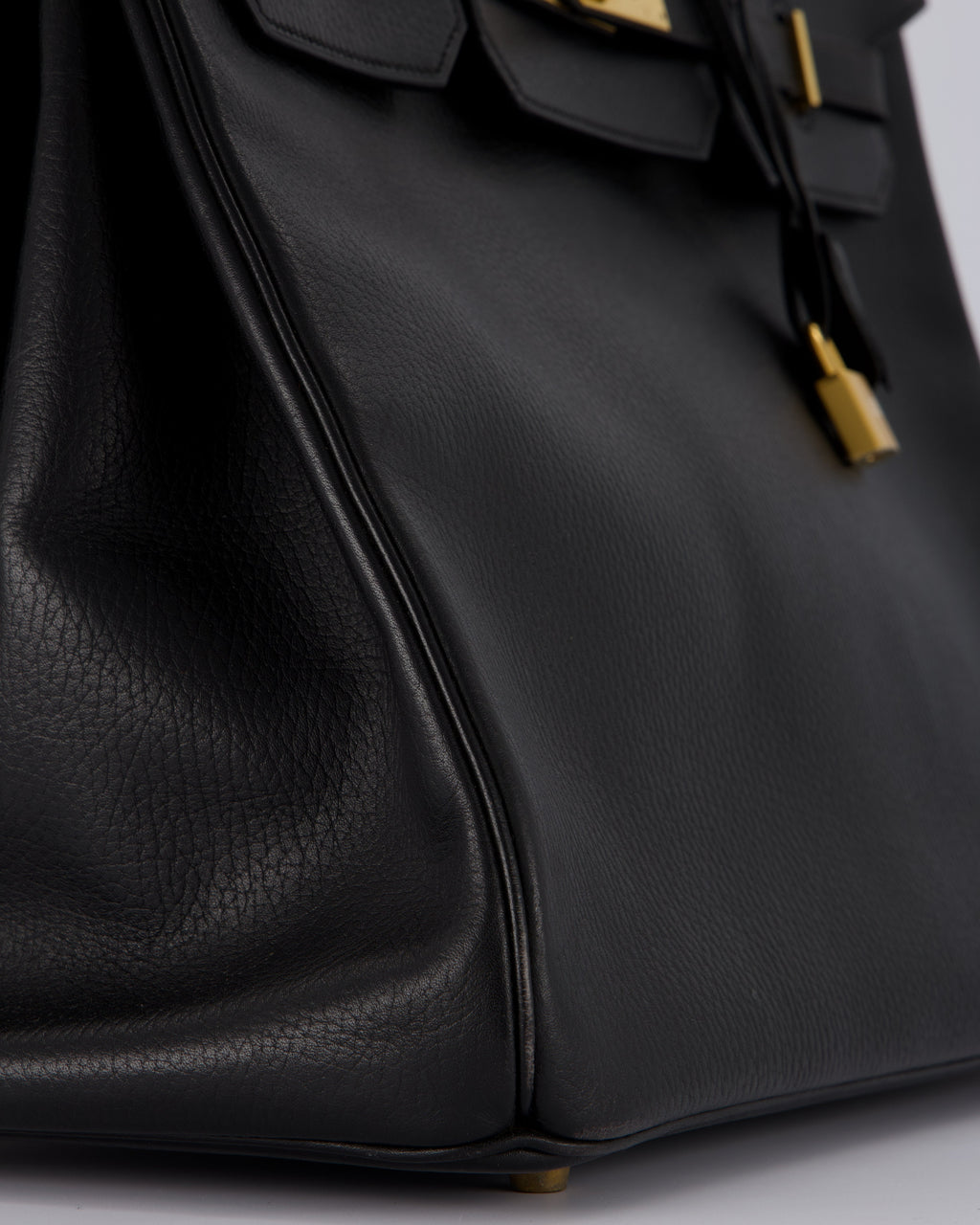 *RARE* Hermès Birkin 40 Retourne Bag in Black Ardennes Leather with Gold Hardware