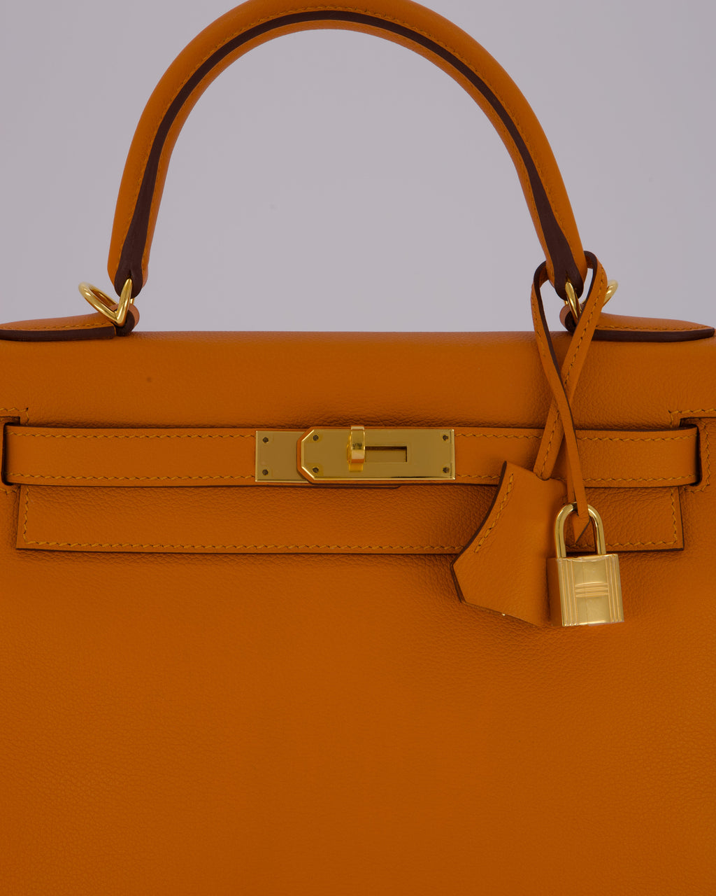 Hermès Kelly 28 Retourne Bag in Abricot Evercolor Leather with Gold Hardware
