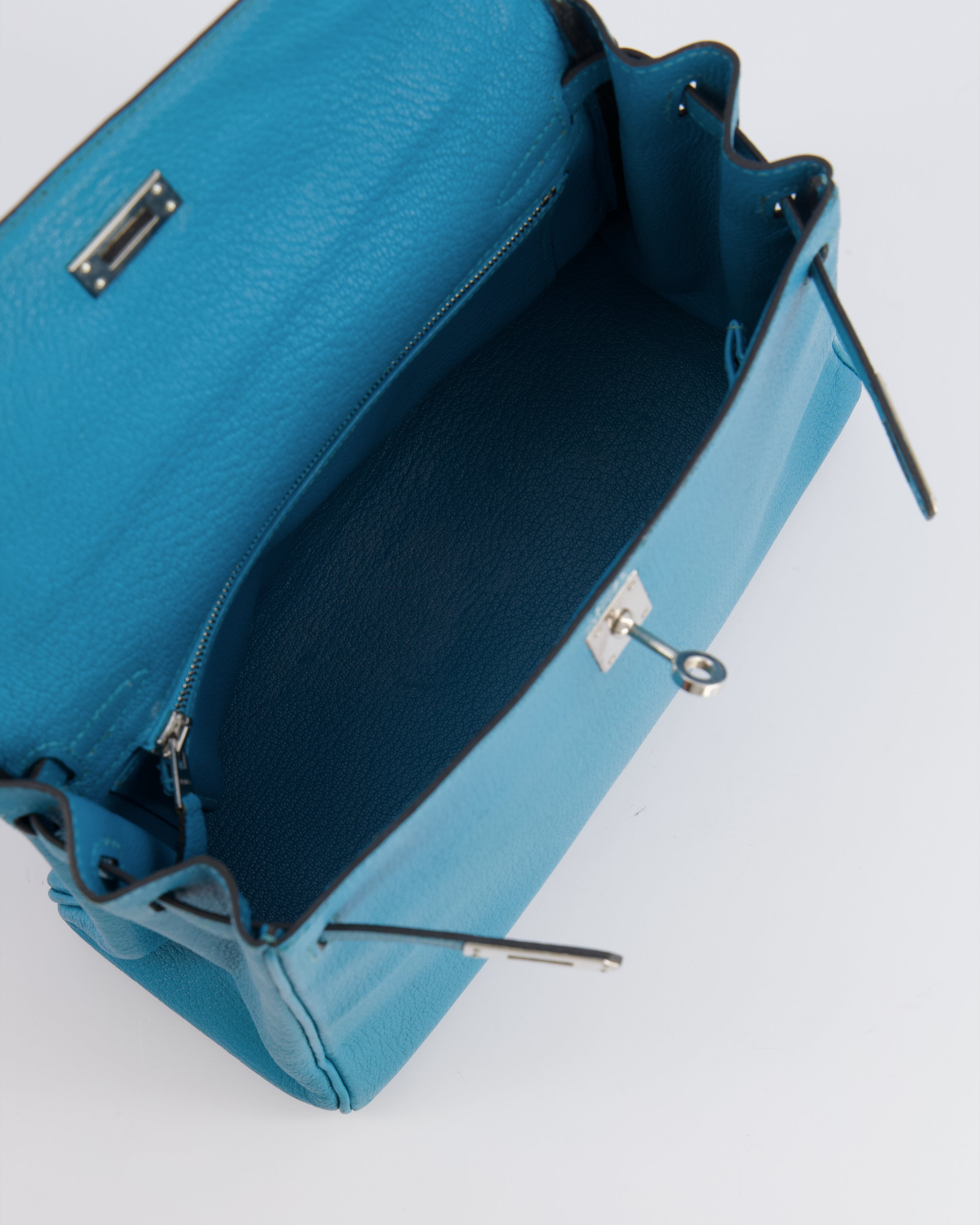 Hermès Kelly 25 Retourne Bag in Bleu Paon Evercolor Leather with Palladium Hardware