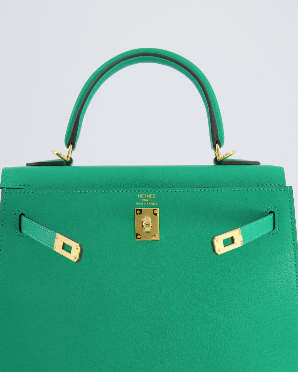 Hermès Kelly 25 Sellier Bag in Menthe Chèvre Chamkila Leather with Gold Hardware