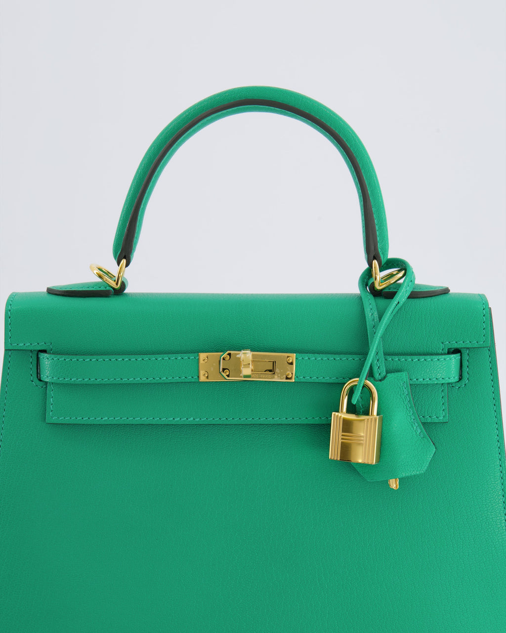 Hermès Kelly 25 Sellier Bag in Menthe Chèvre Chamkila Leather with Gold Hardware