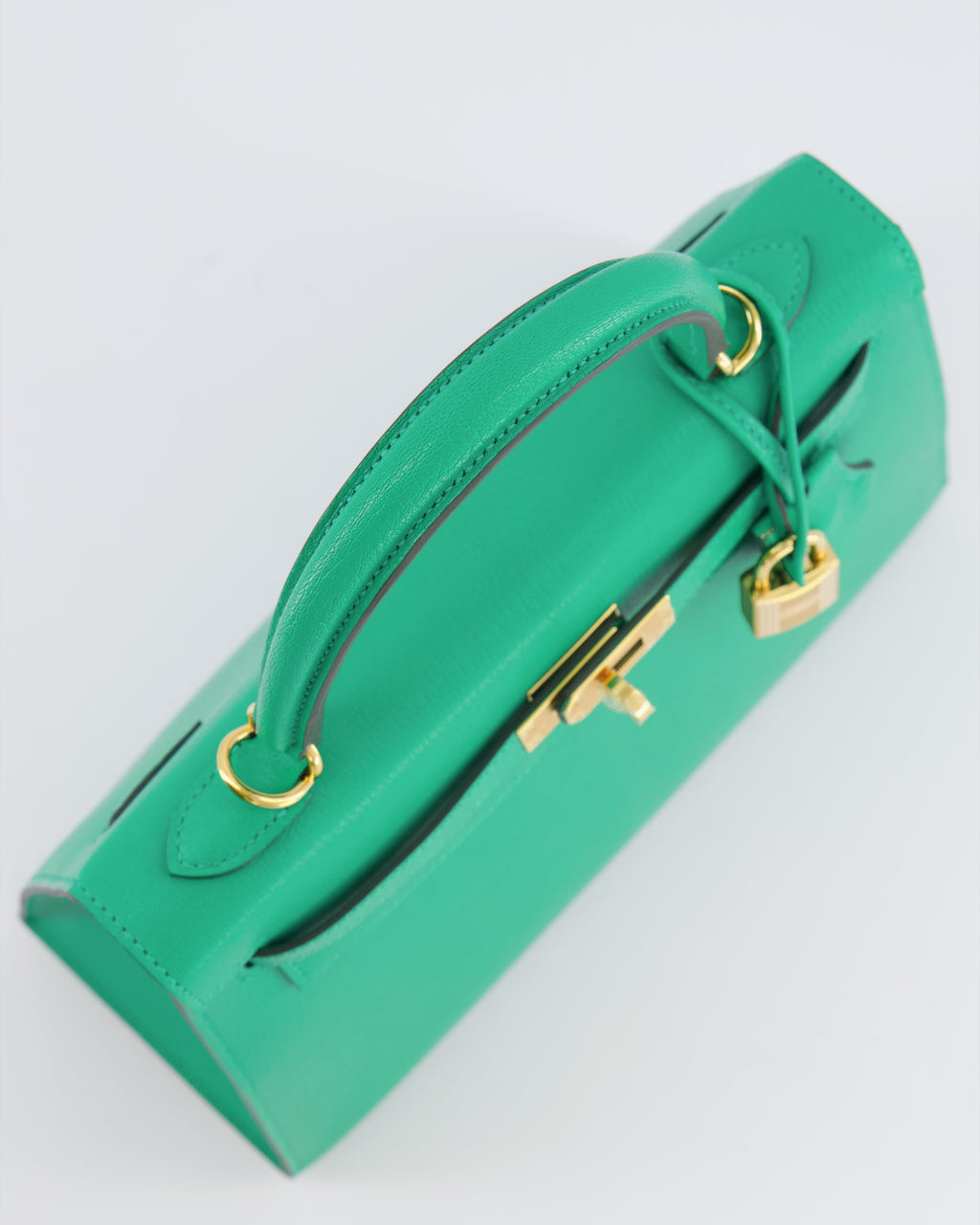 Hermès Kelly 25 Sellier Bag in Menthe Chèvre Chamkila Leather with Gold Hardware