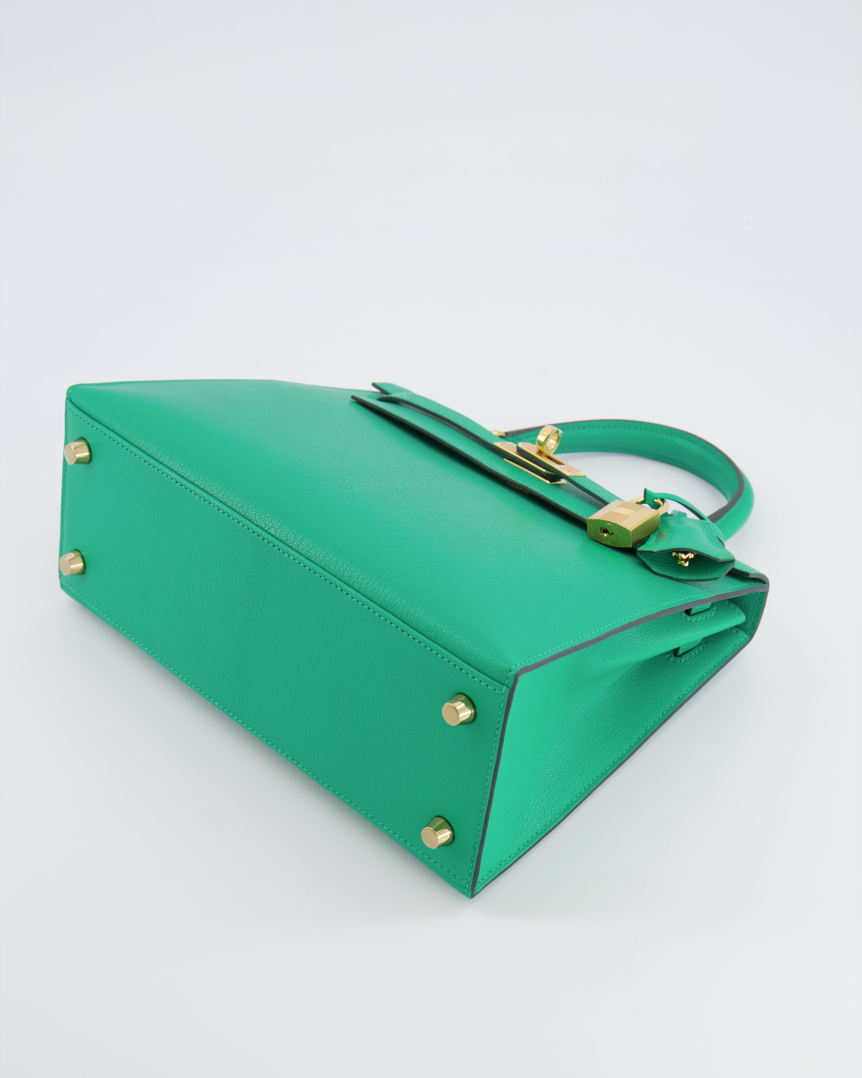 Hermès Kelly 25 Sellier Bag in Menthe Chèvre Chamkila Leather with Gold Hardware
