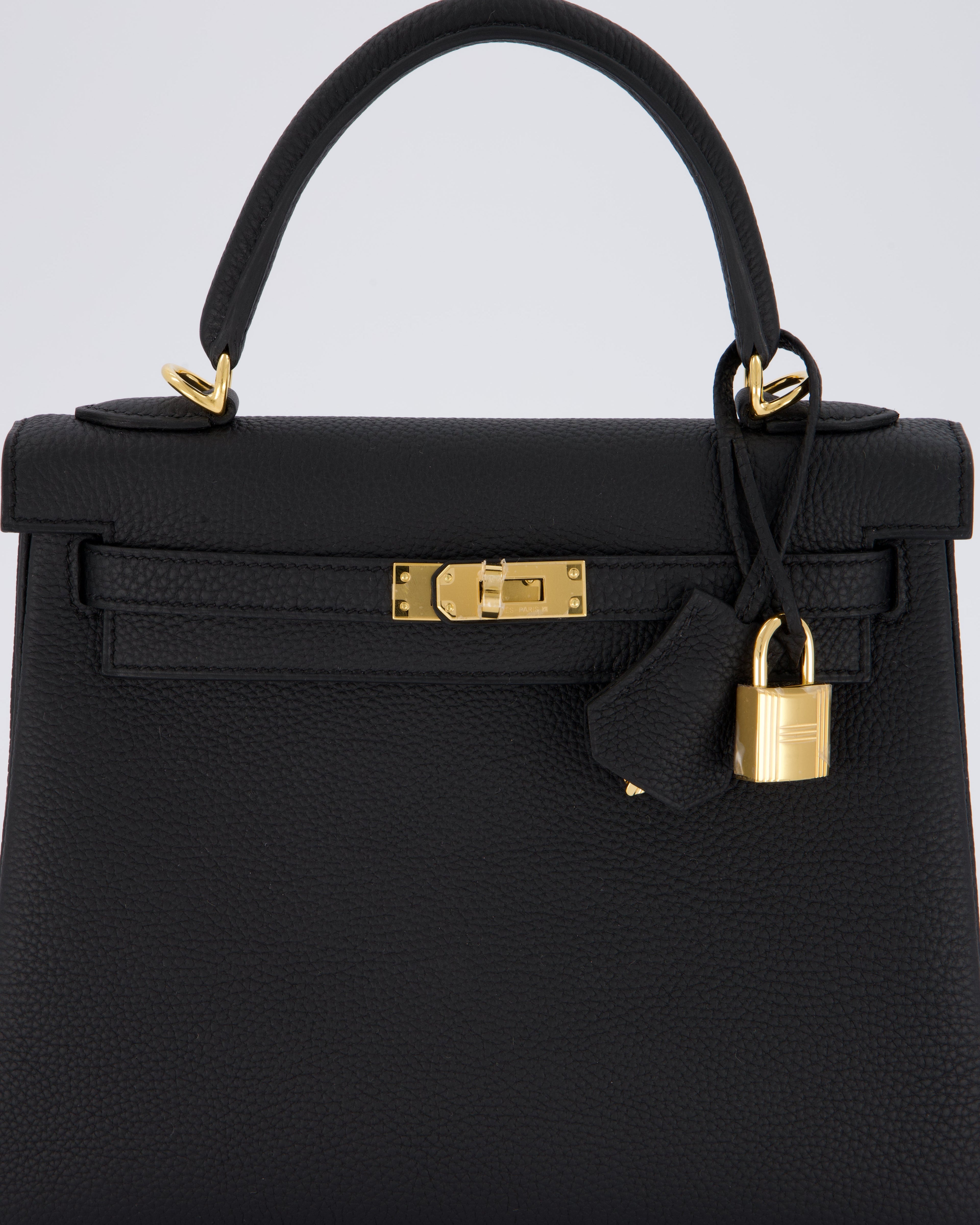Hermès Kelly 25 Retourne Bag in Noir Togo Leather with Gold Hardware