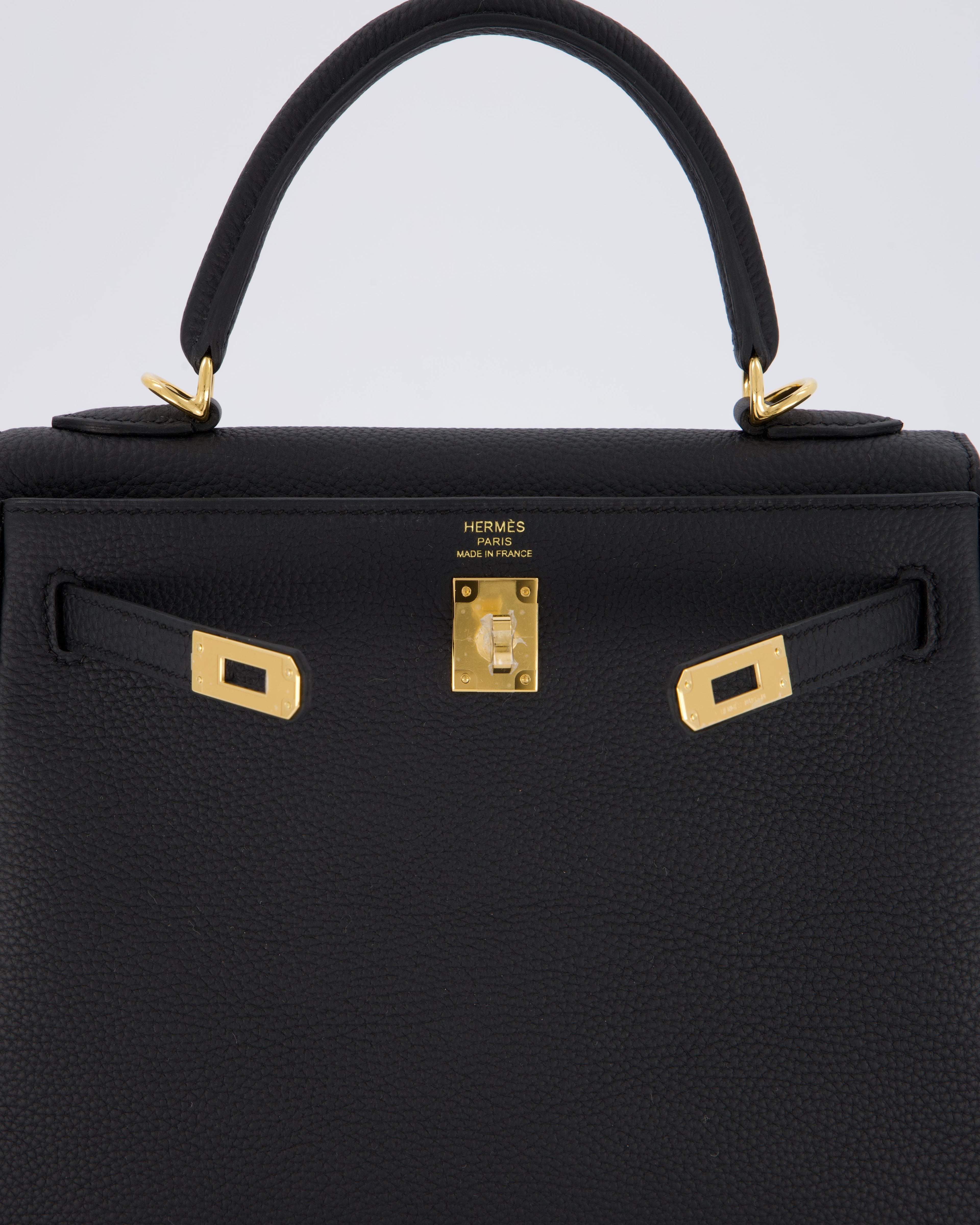 Hermès Kelly 25 Retourne Bag in Noir Togo Leather with Gold Hardware