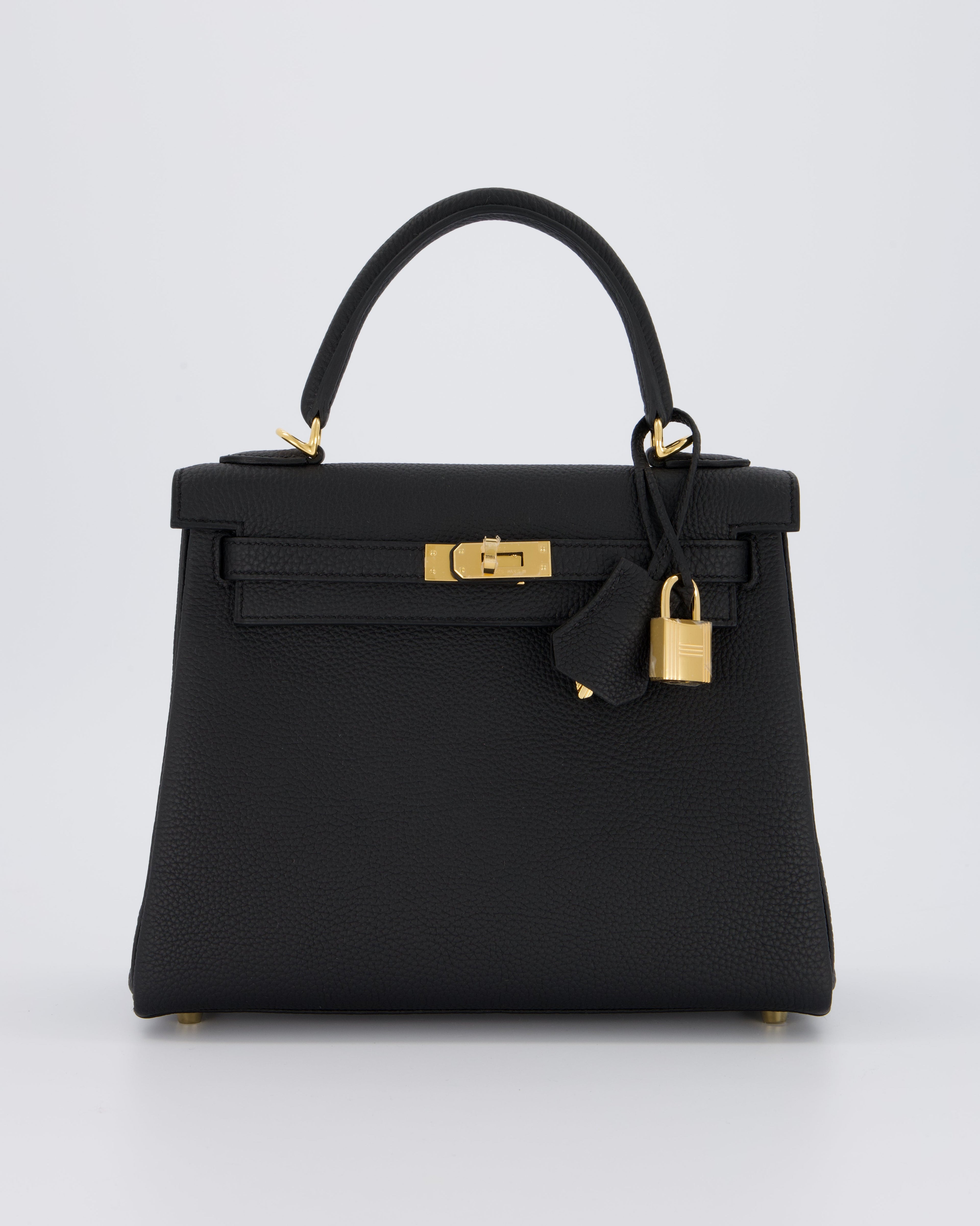 Hermès Kelly 25 Retourne Bag in Noir Togo Leather with Gold Hardware