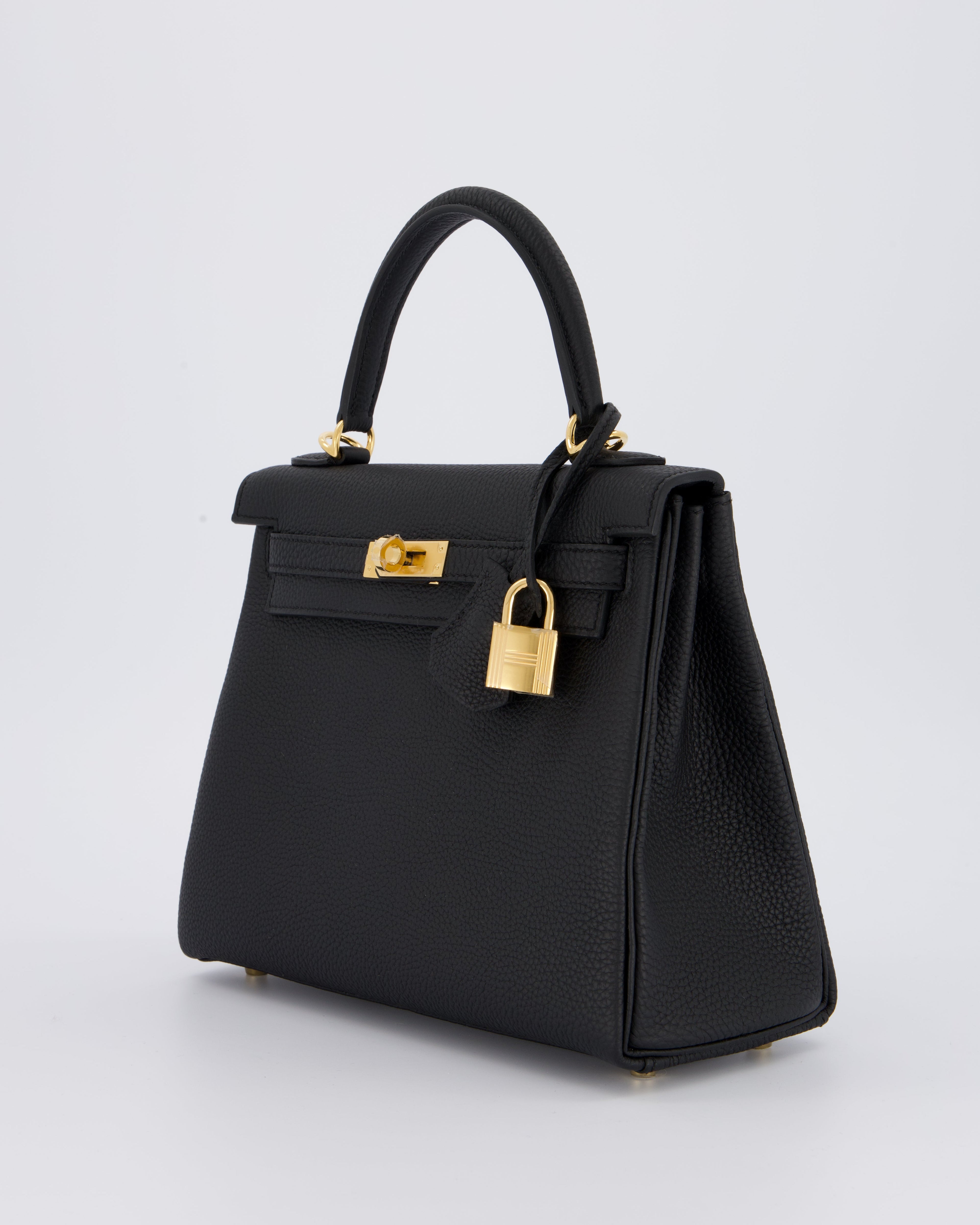 Hermès Kelly 25 Retourne Bag in Noir Togo Leather with Gold Hardware