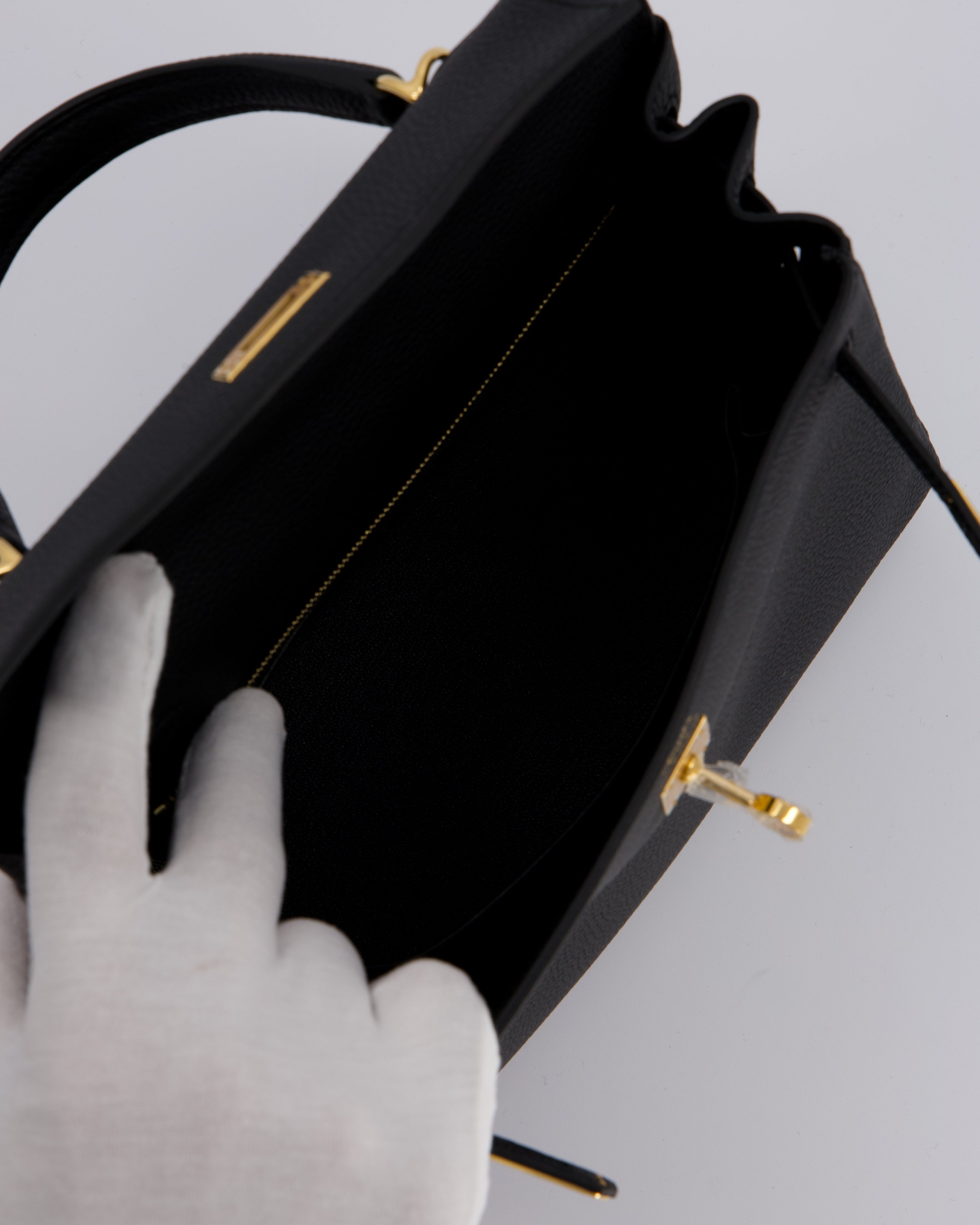 Hermès Kelly 25 Retourne Bag in Noir Togo Leather with Gold Hardware