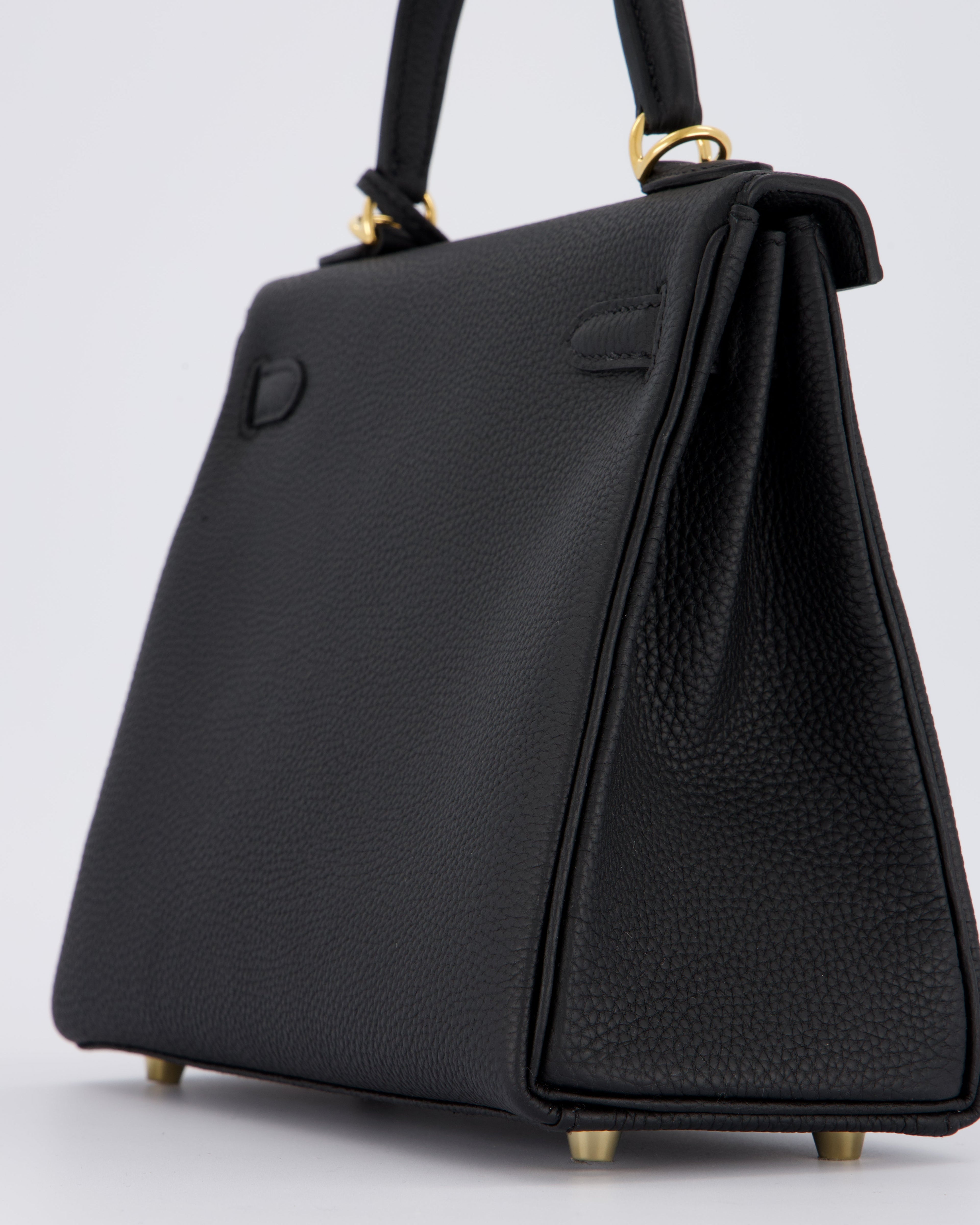 Hermès Kelly 25 Retourne Bag in Noir Togo Leather with Gold Hardware