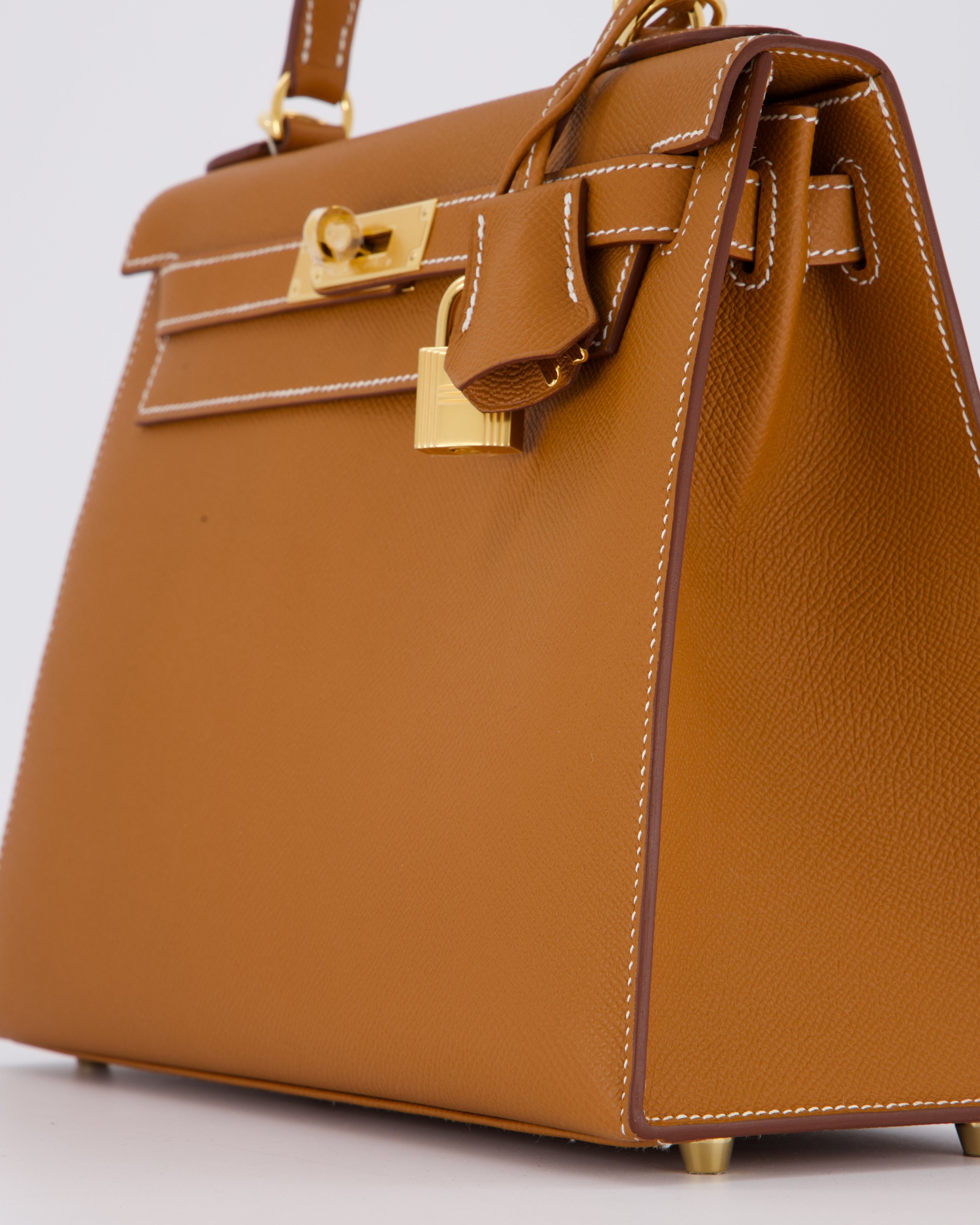 Hermès Kelly 28 Sellier Bag in Gold Epsom Leather with Gold Hardware