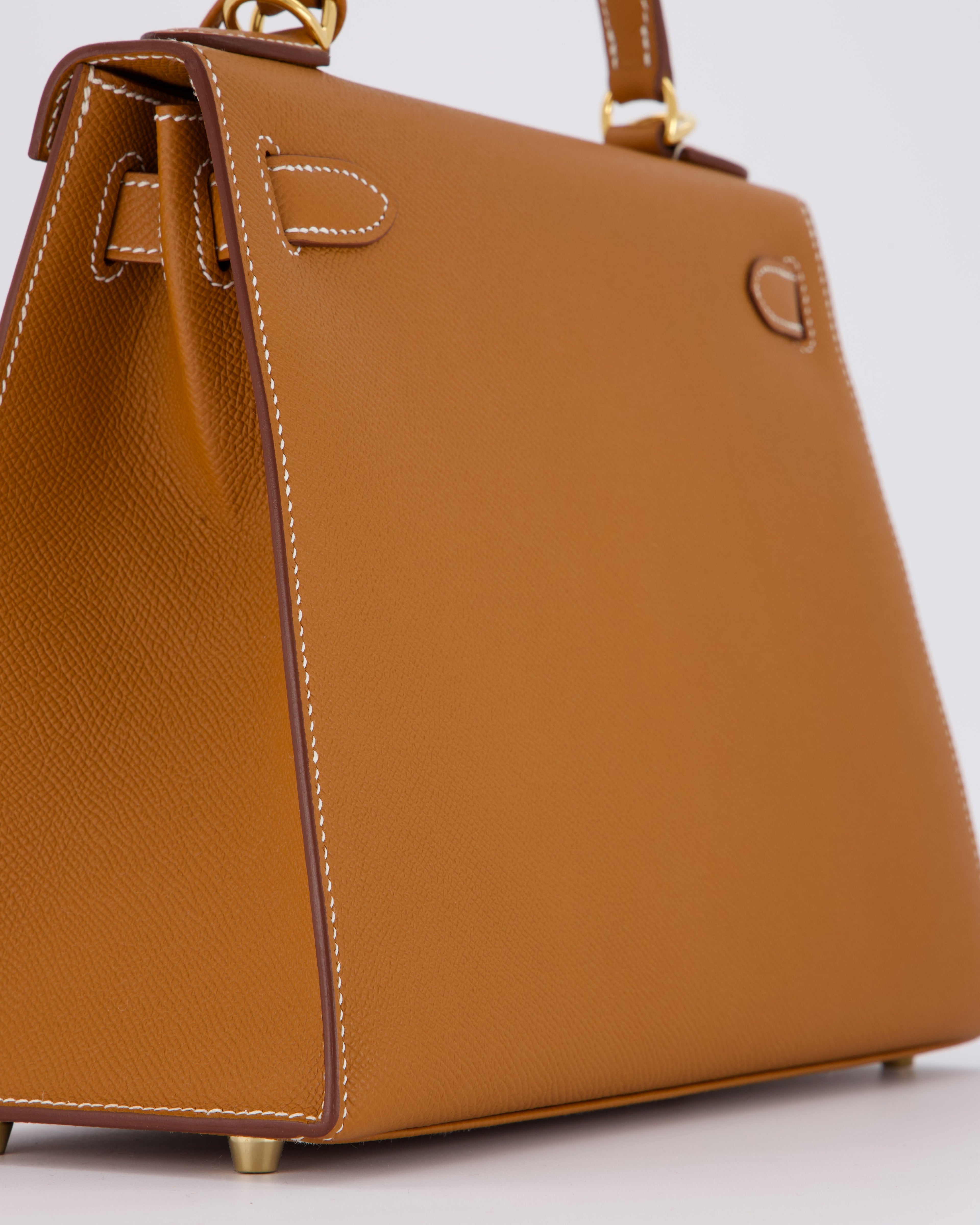 Hermès Kelly 28 Sellier Bag in Gold Epsom Leather with Gold Hardware