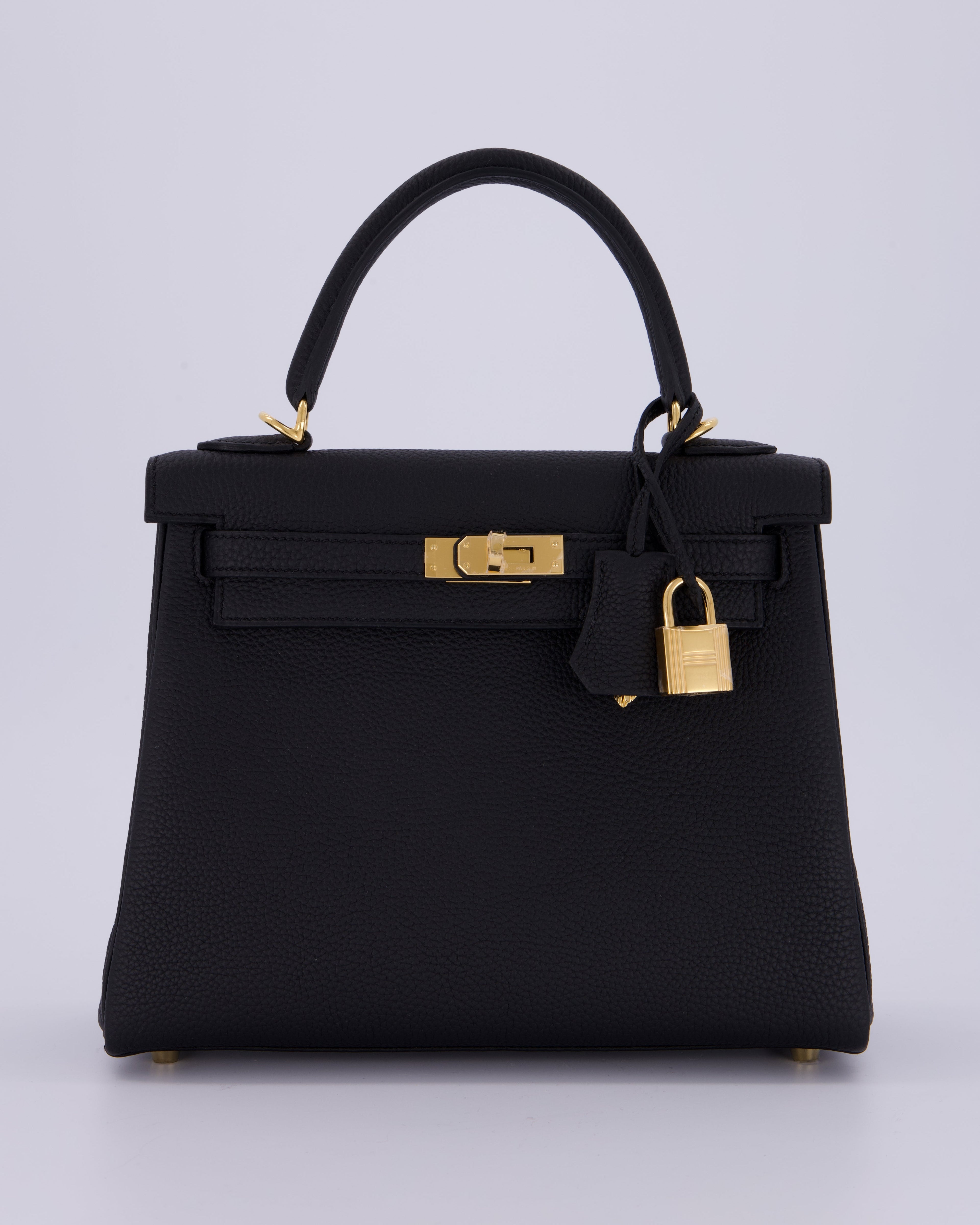 Hermès Kelly 25 Retourne Bag in Noir Togo Leather with Gold Hardware