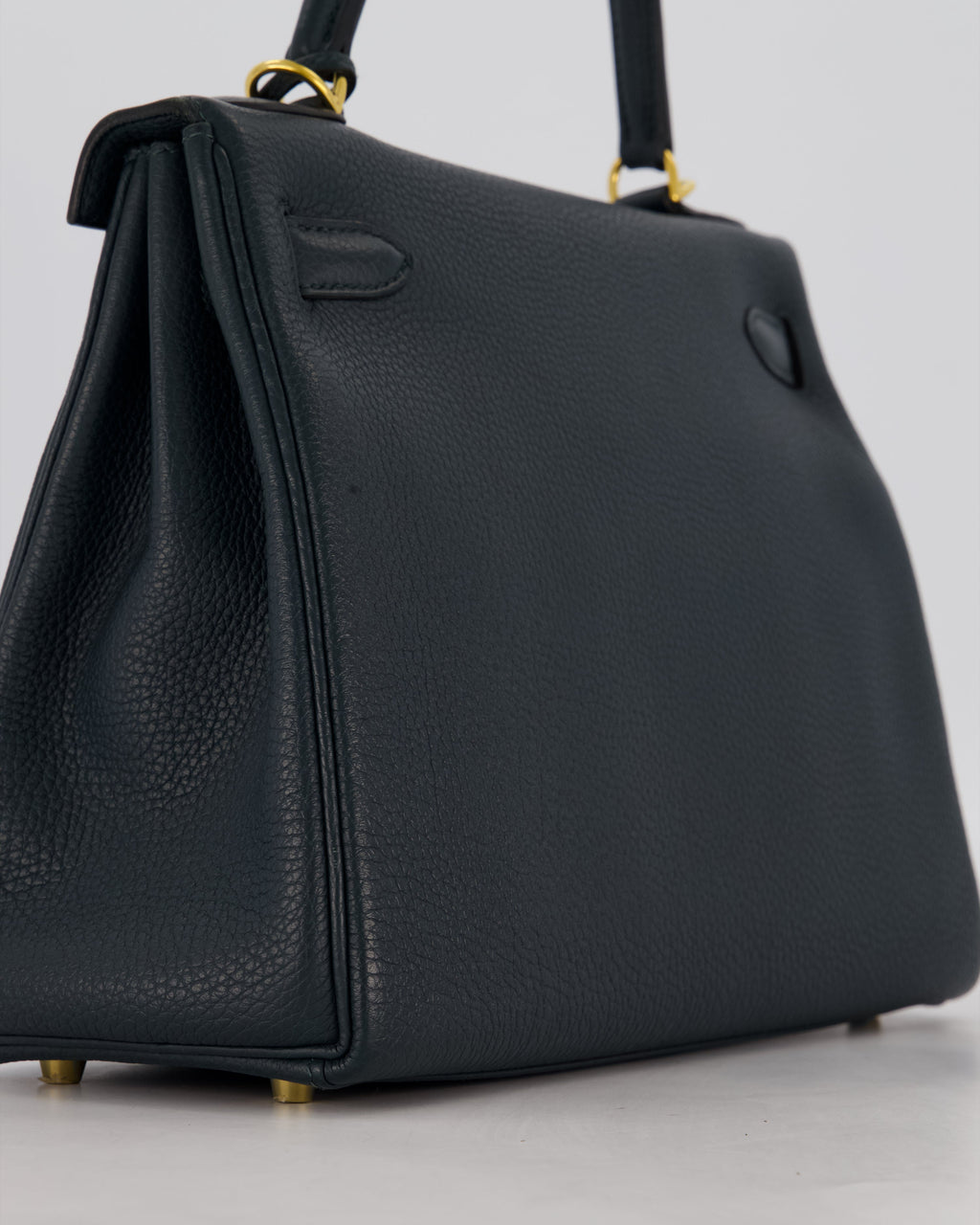 Hermès Kelly 28 Retourne Bag in Vert Cypress Togo Leather with Gold Hardware