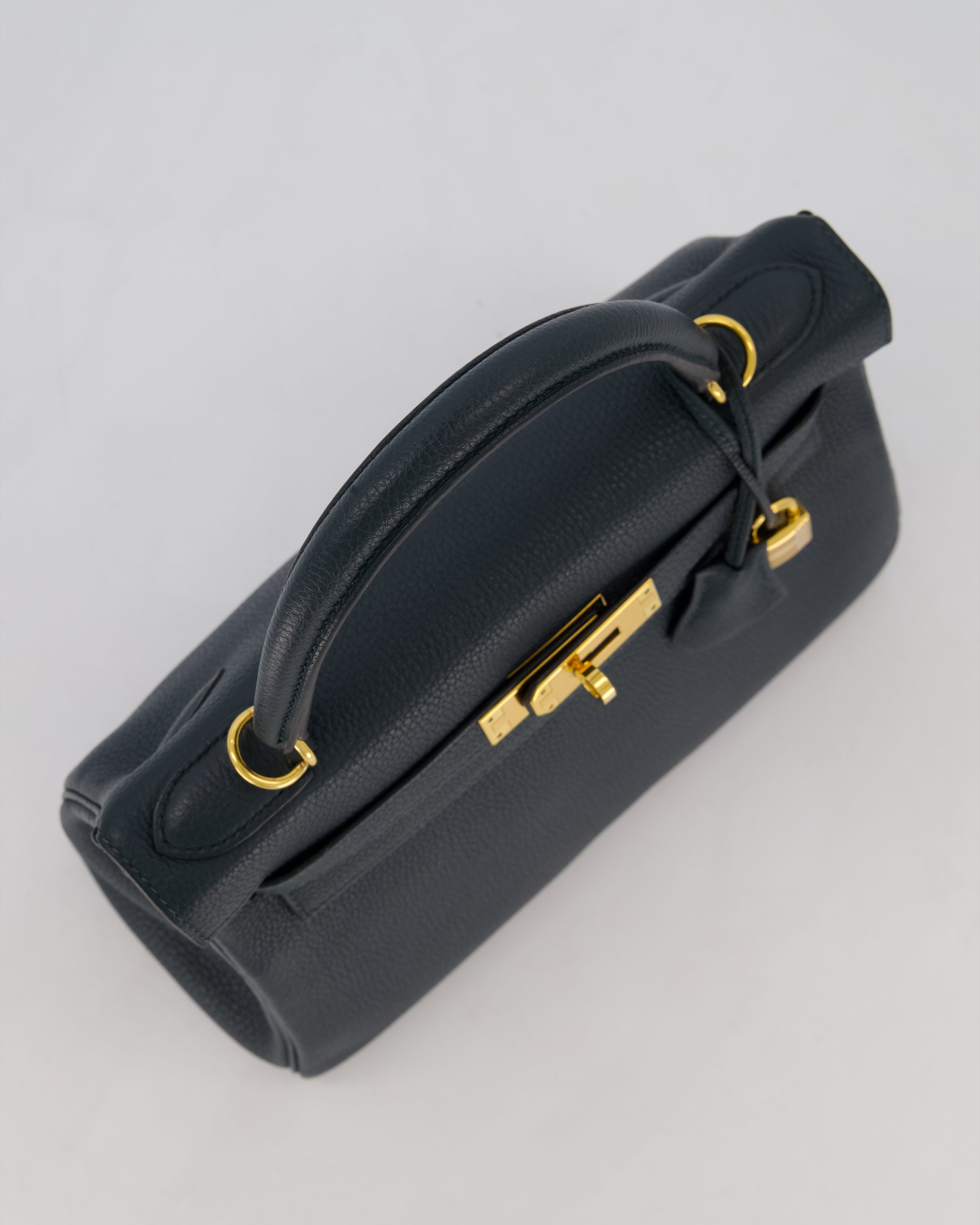 Hermès Kelly 28 Retourne Bag in Vert Cypress Togo Leather with Gold Hardware