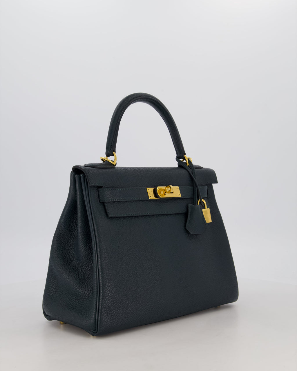 Hermès Kelly 28 Retourne Bag in Vert Cypress Togo Leather with Gold Hardware