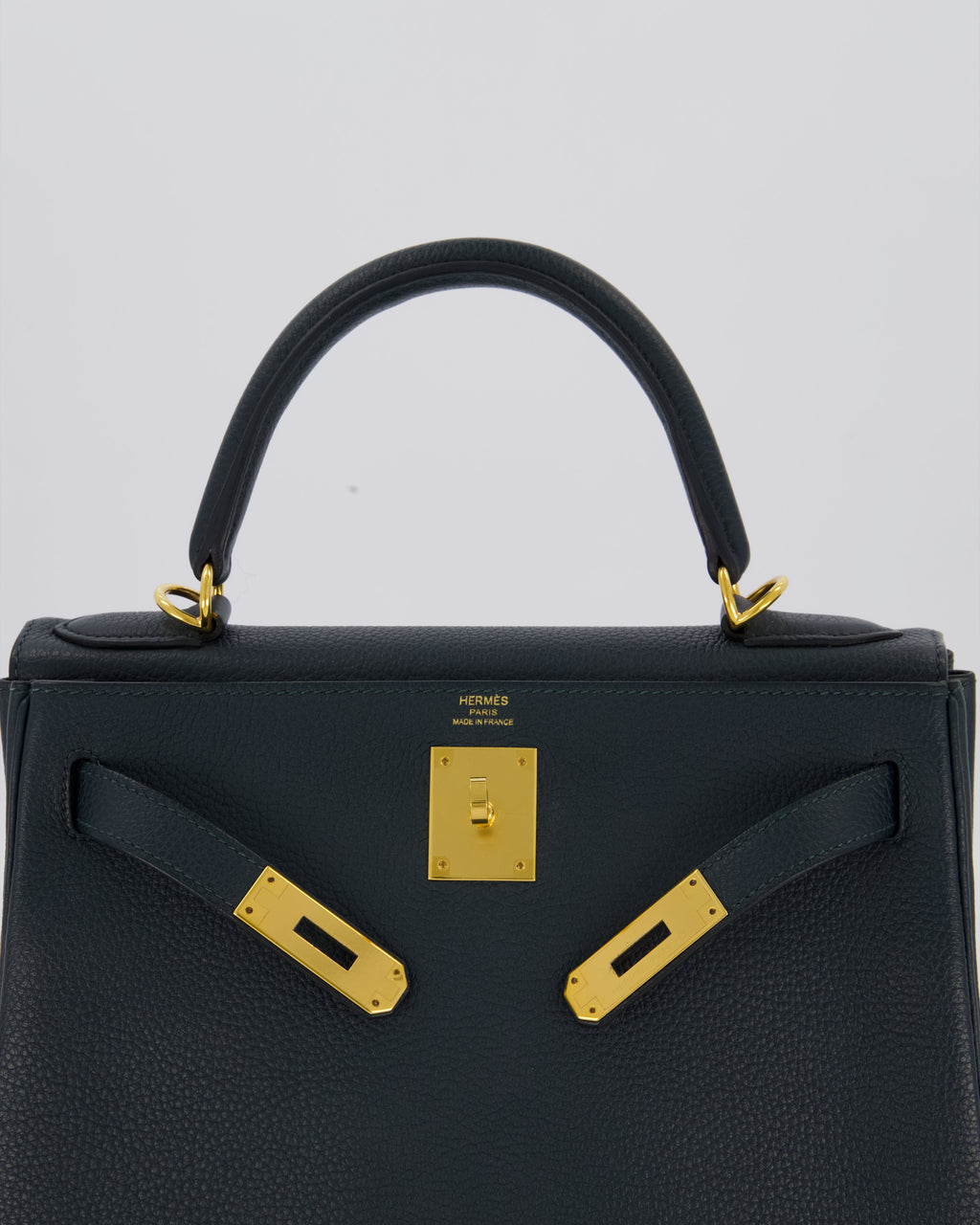 Hermès Kelly 28 Retourne Bag in Vert Cypress Togo Leather with Gold Hardware