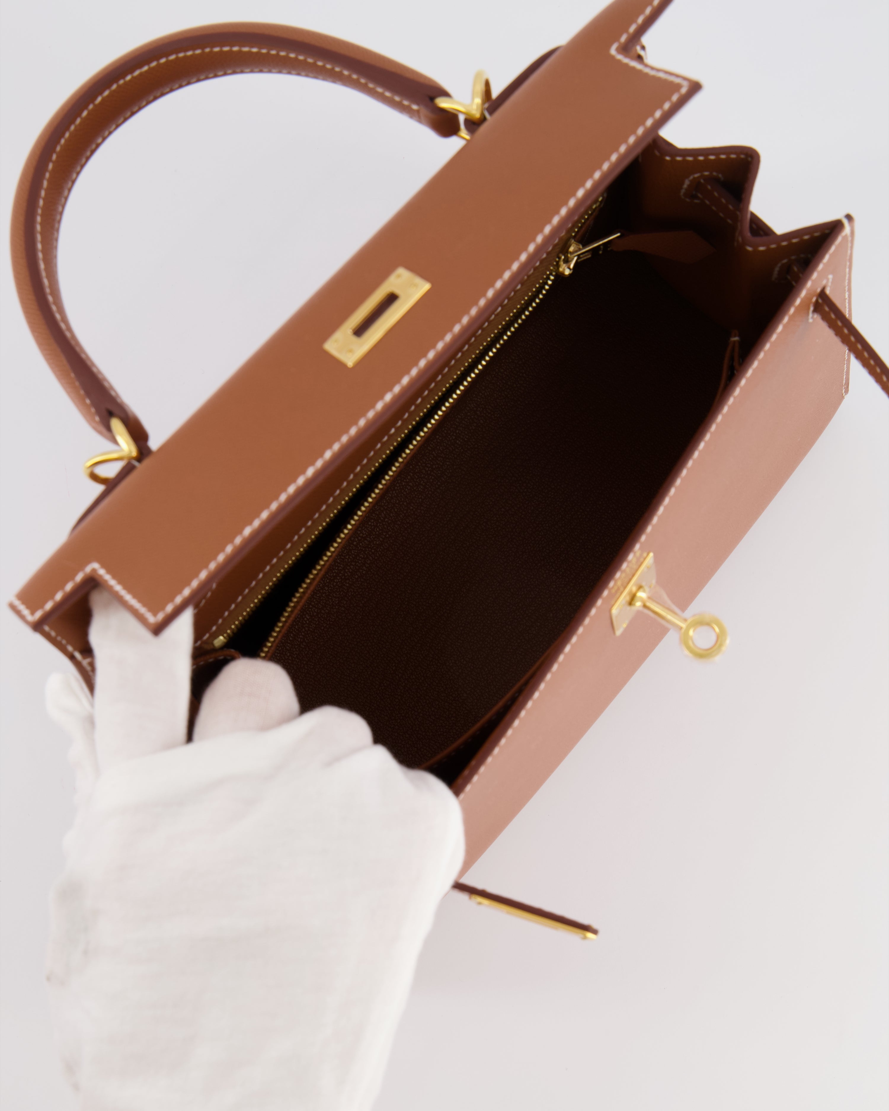 Hermès Kelly 25 II Sellier Bag in Gold Veau Madame Leather with Gold Hardware
